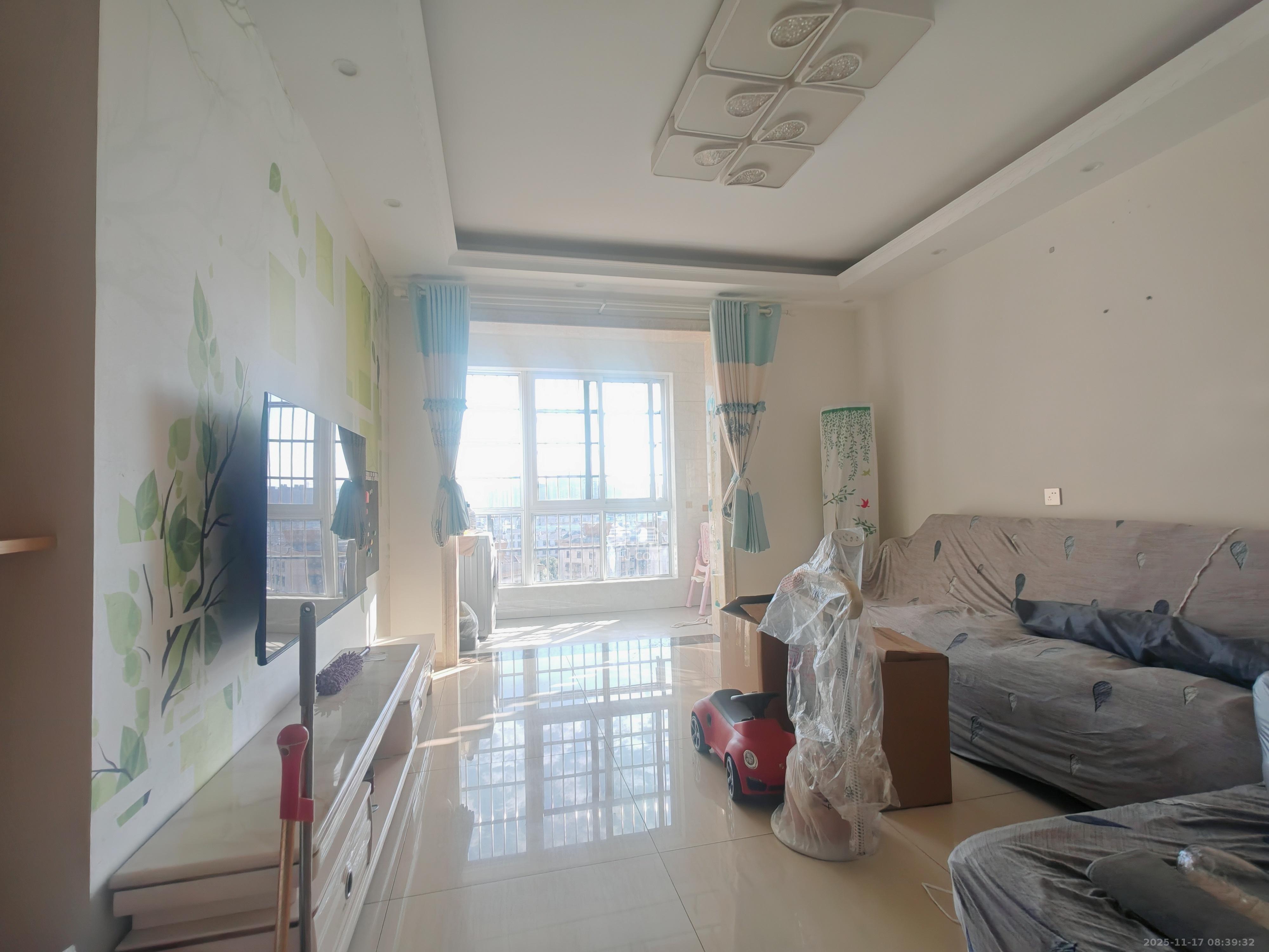 楚天世纪城西苑 3室2厅1卫 2100.0元/月 楚天世纪城西苑 3室2厅1卫 2100.0元/月室内图