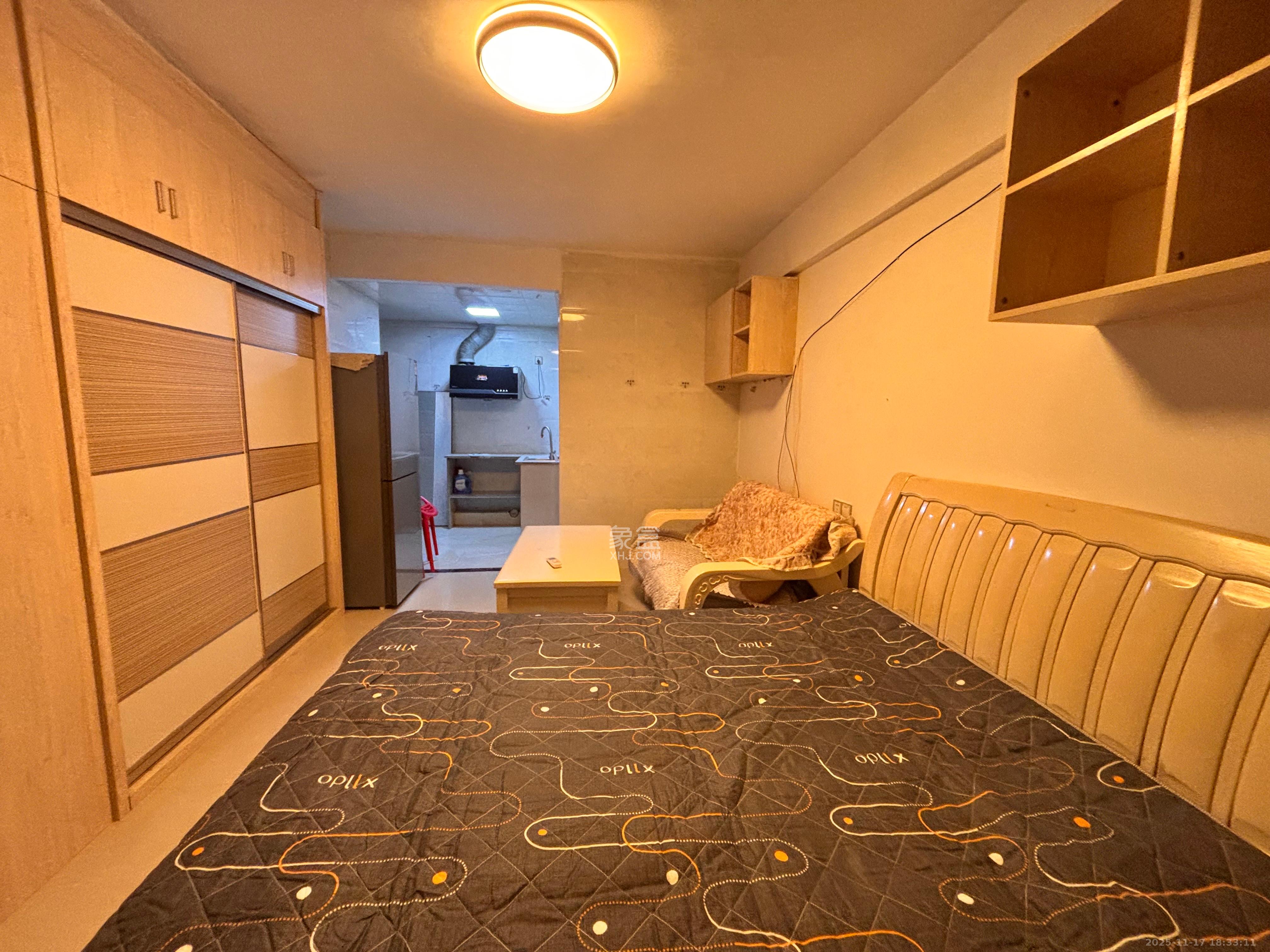 都市先锋  1室1厅1卫    1200.0元/月室内图