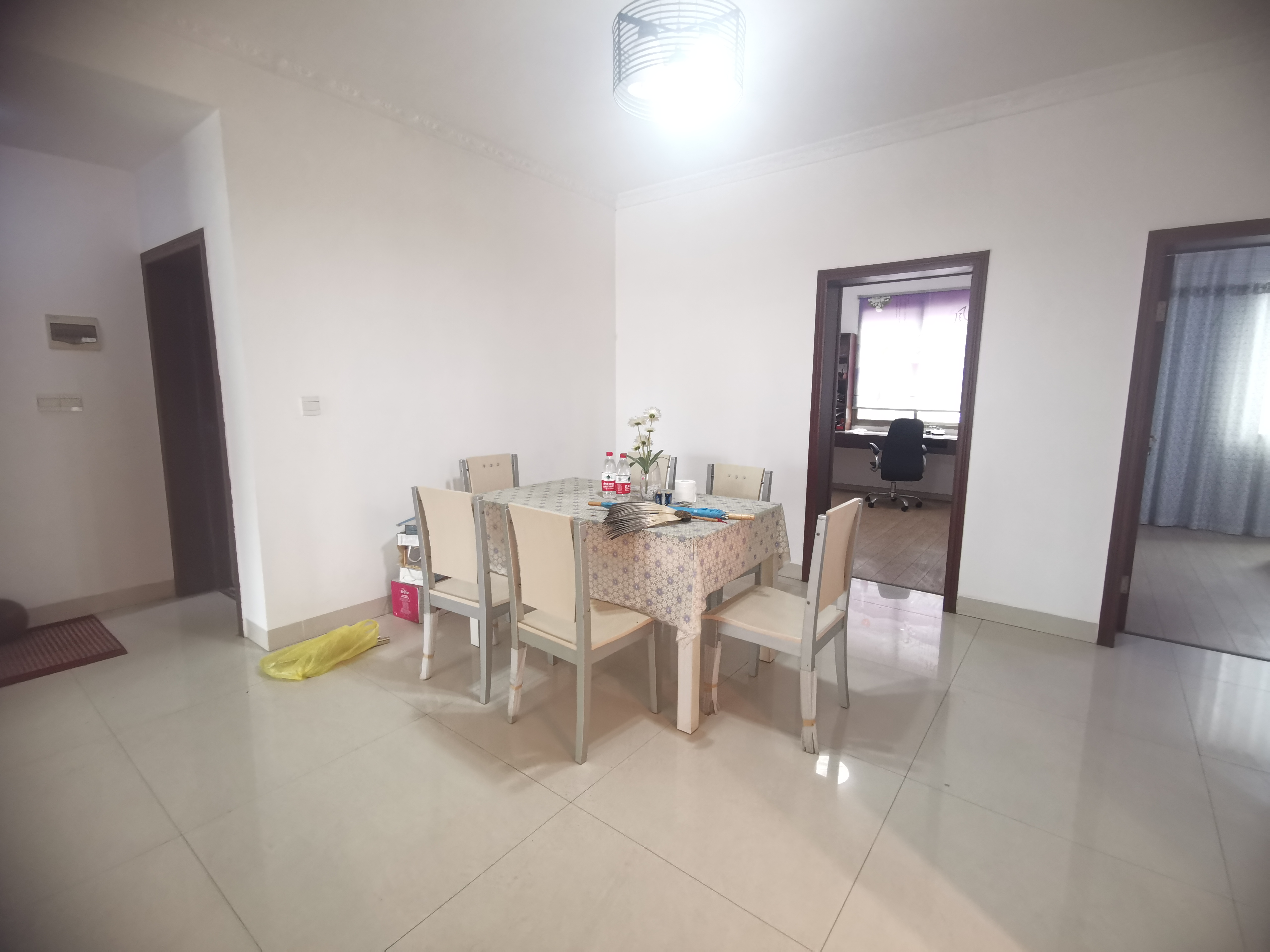 香格里拉  1室0厅0卫    1000.0元/月室内图