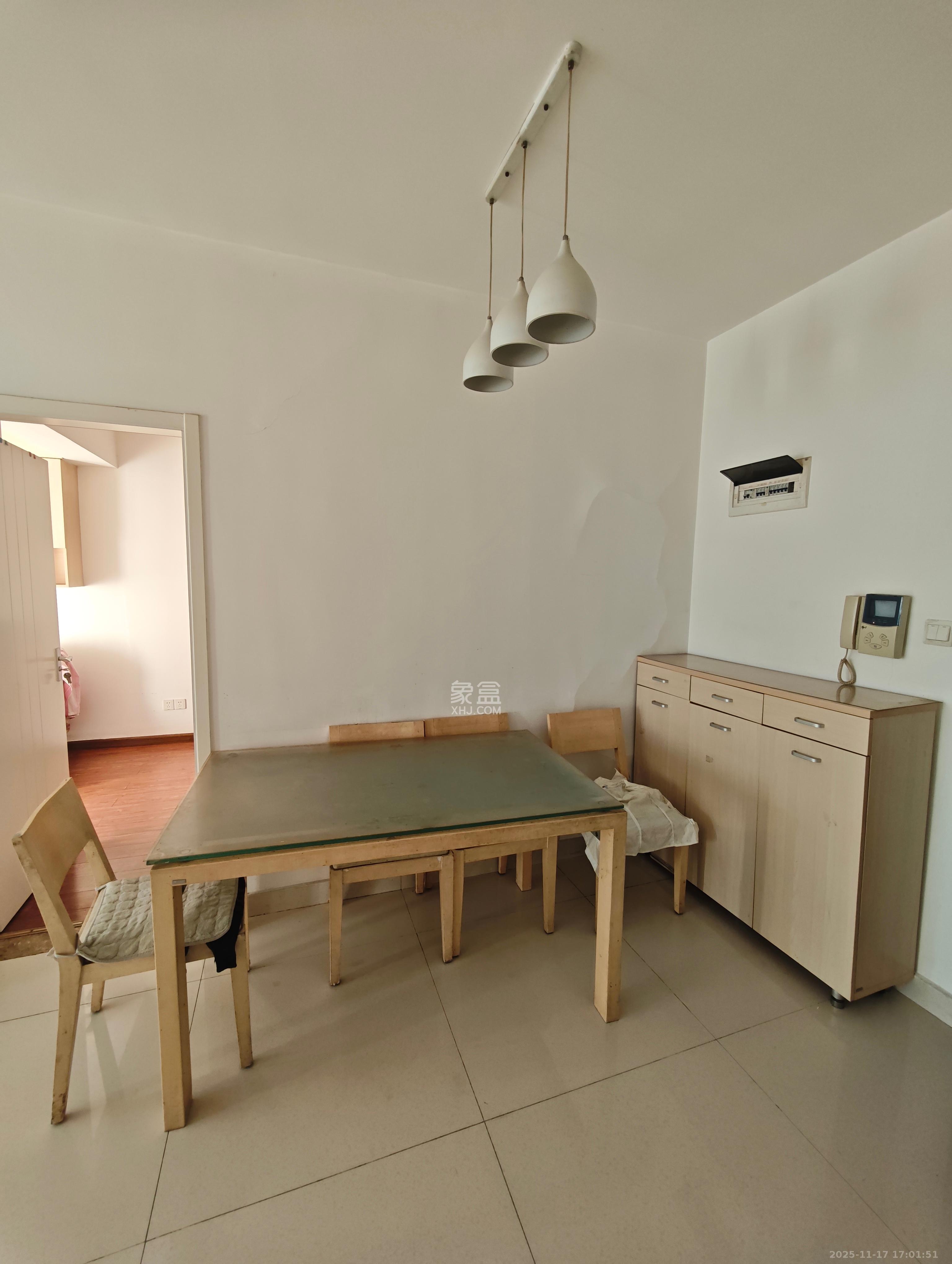 三一街区 2室1厅1卫 1500.0元/月 三一街区 2室1厅1卫 1500.0元/月室内图