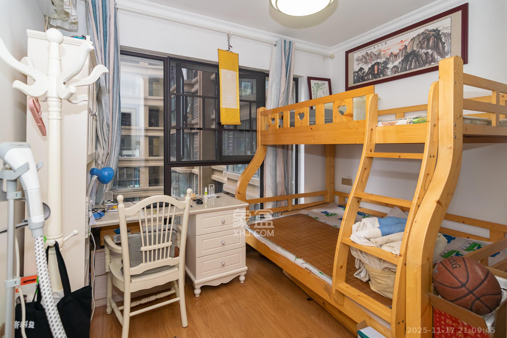 润和长郡(润和紫郡二三期) 3室2厅1卫 68.0万 润和长郡(润和紫郡二三期) 3室2厅1卫 68.0万卧室