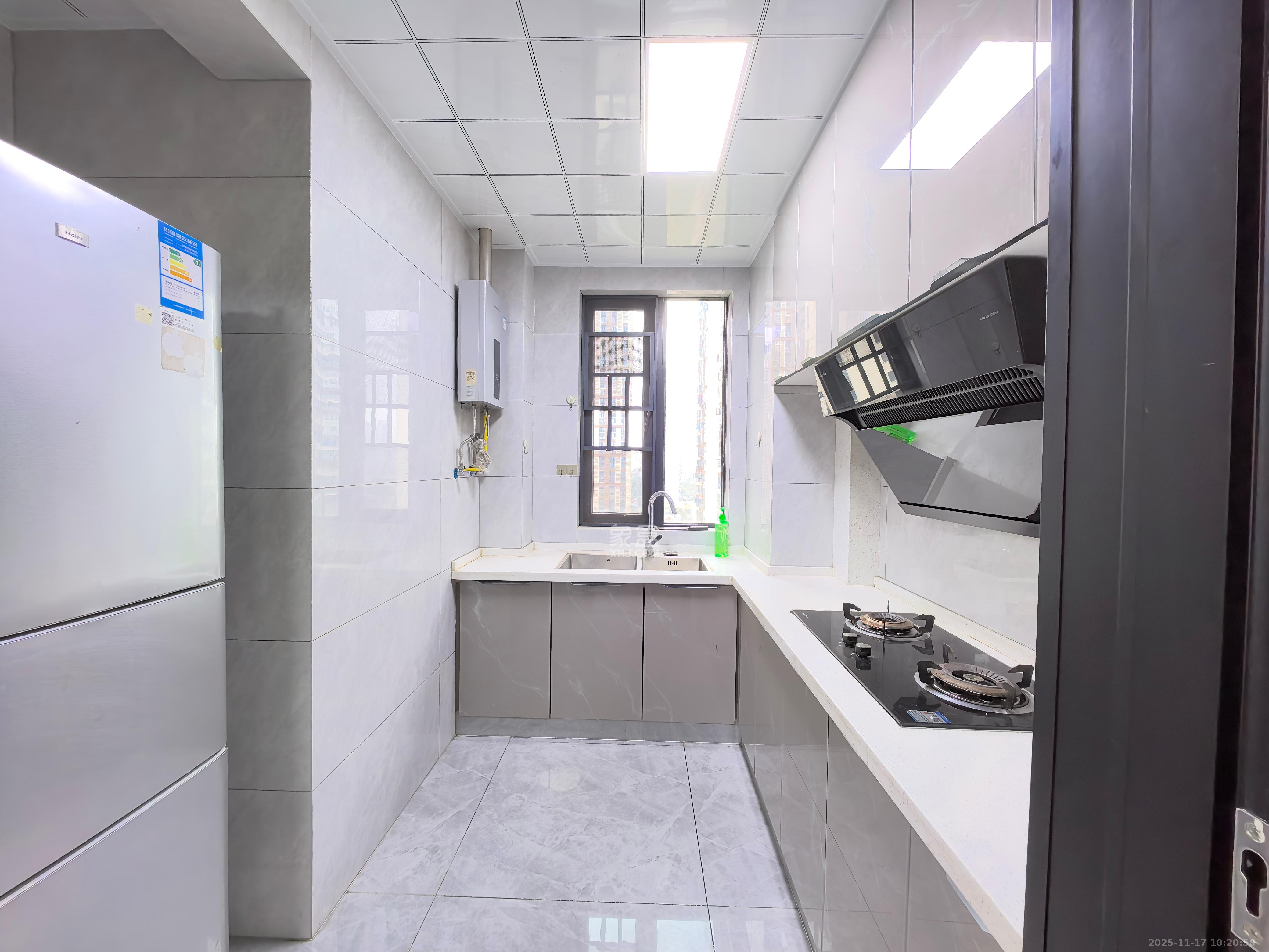 华远海蓝郡  3室2厅1卫    2200.0元/月室内图