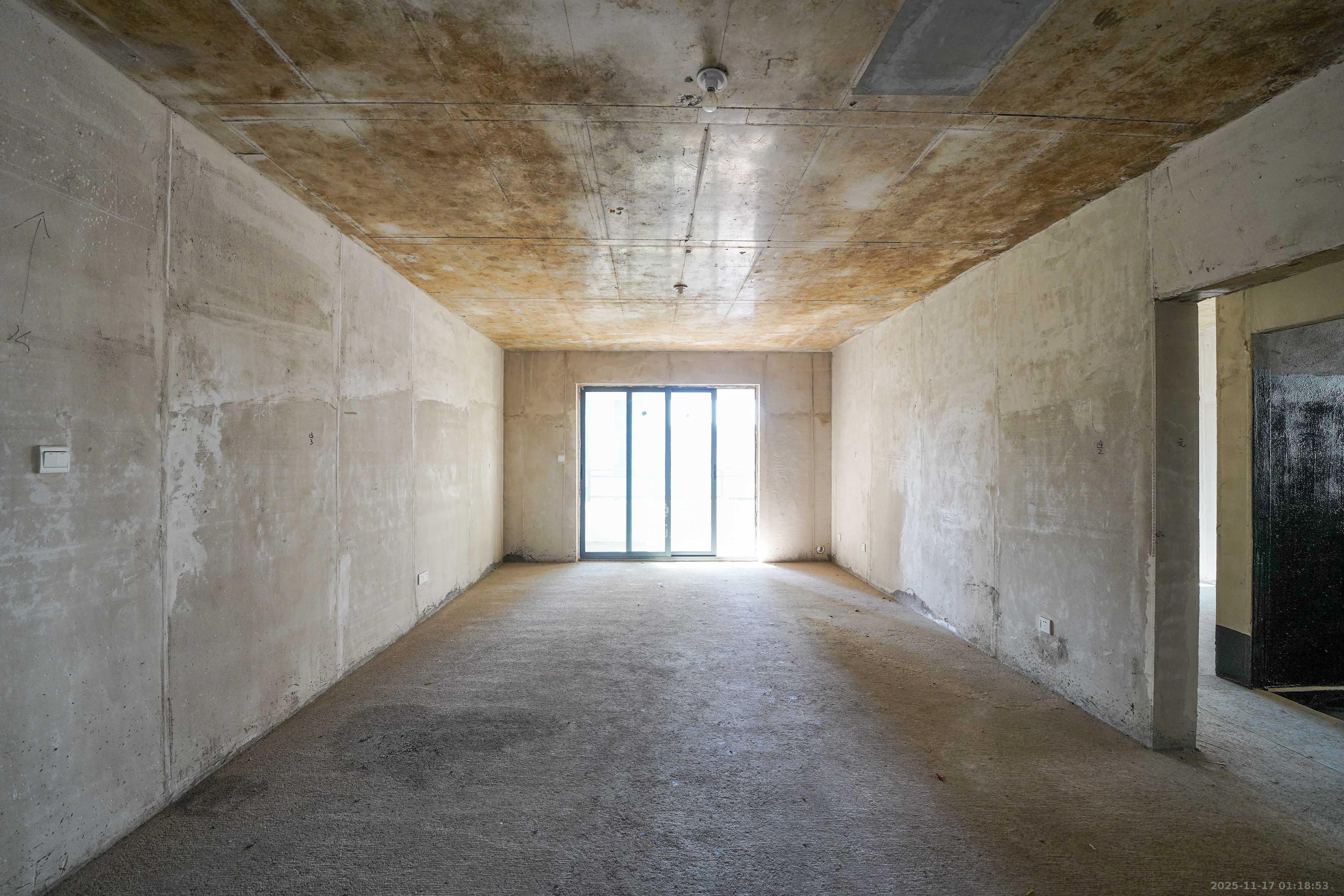 五矿万境蓝山  4室2厅2卫    128.0万