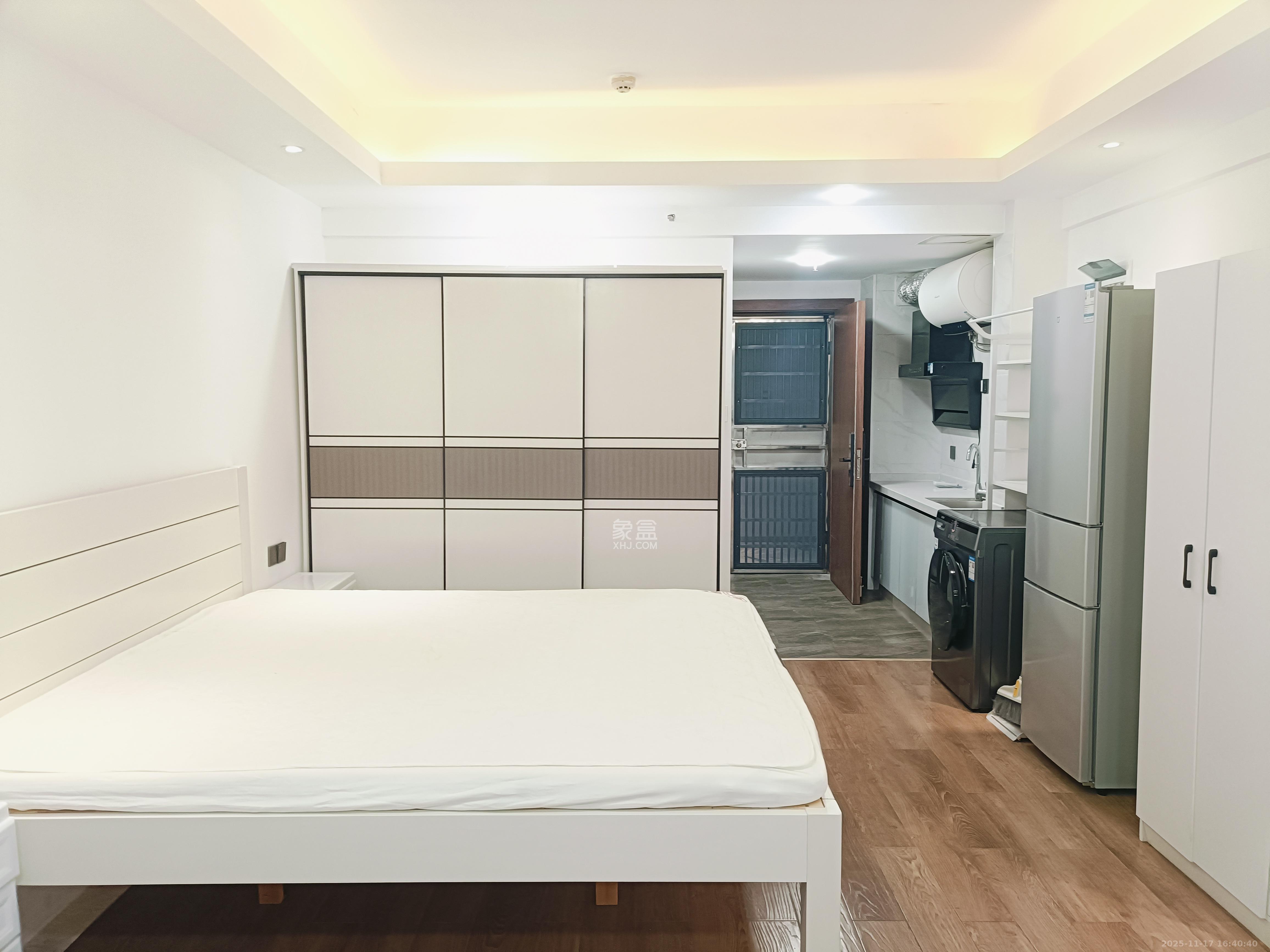 观园国际公寓  1室1厅1卫    1800.0元/月