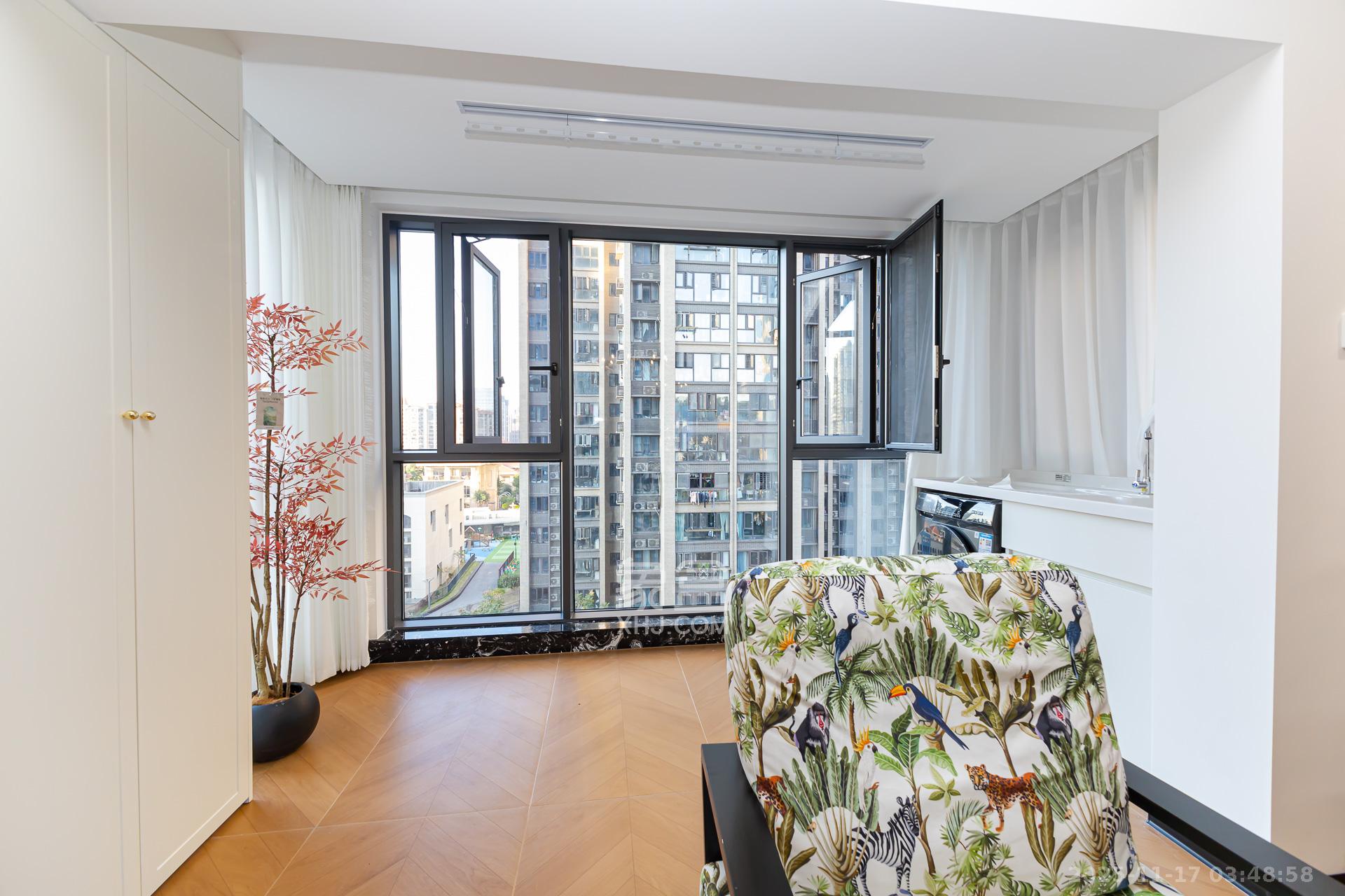 山与墅  4室2厅2卫    105.8万阳台