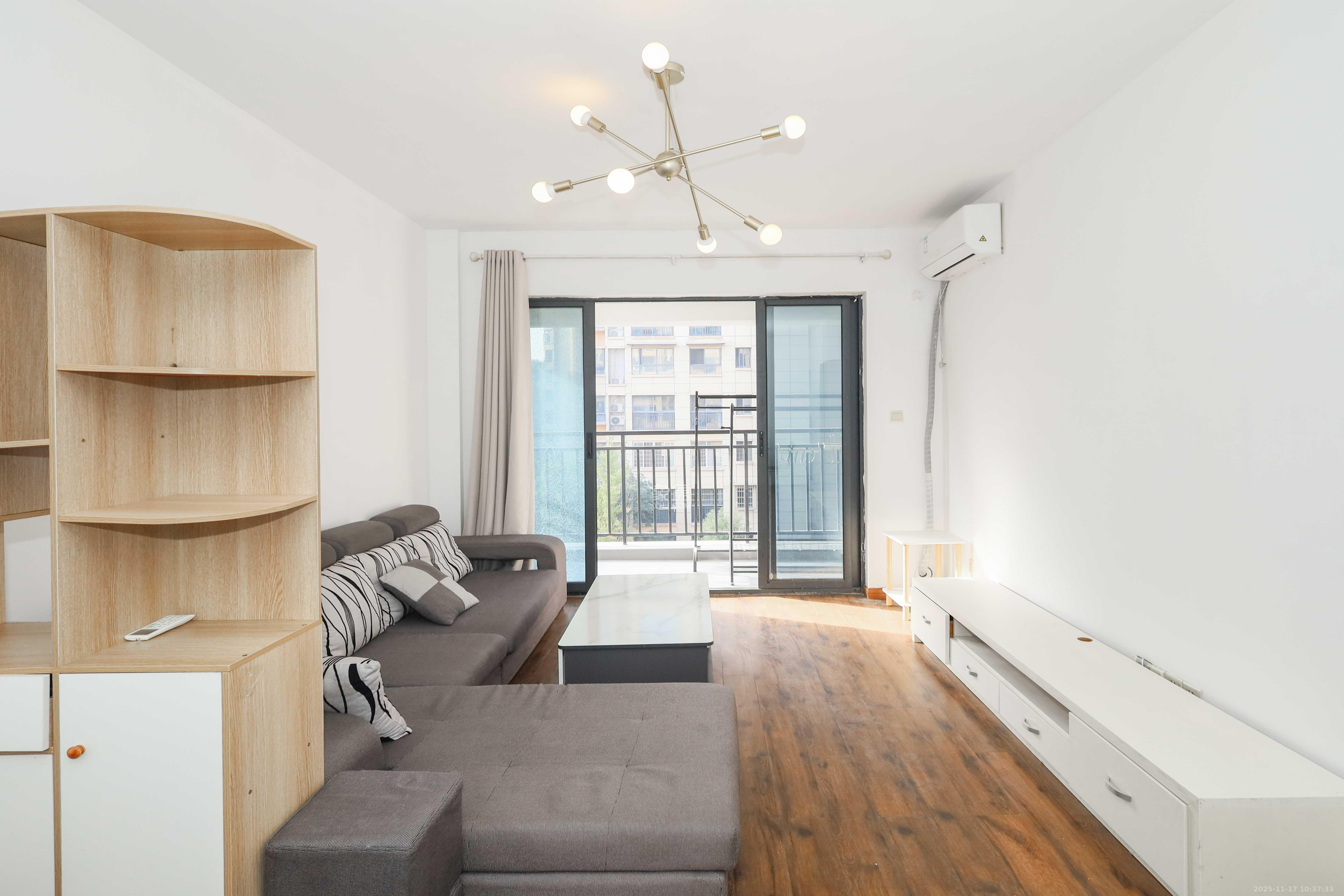 保利麓谷林语A区 2室2厅1卫 2100.0元/月 保利麓谷林语A区 2室2厅1卫 2100.0元/月室内图