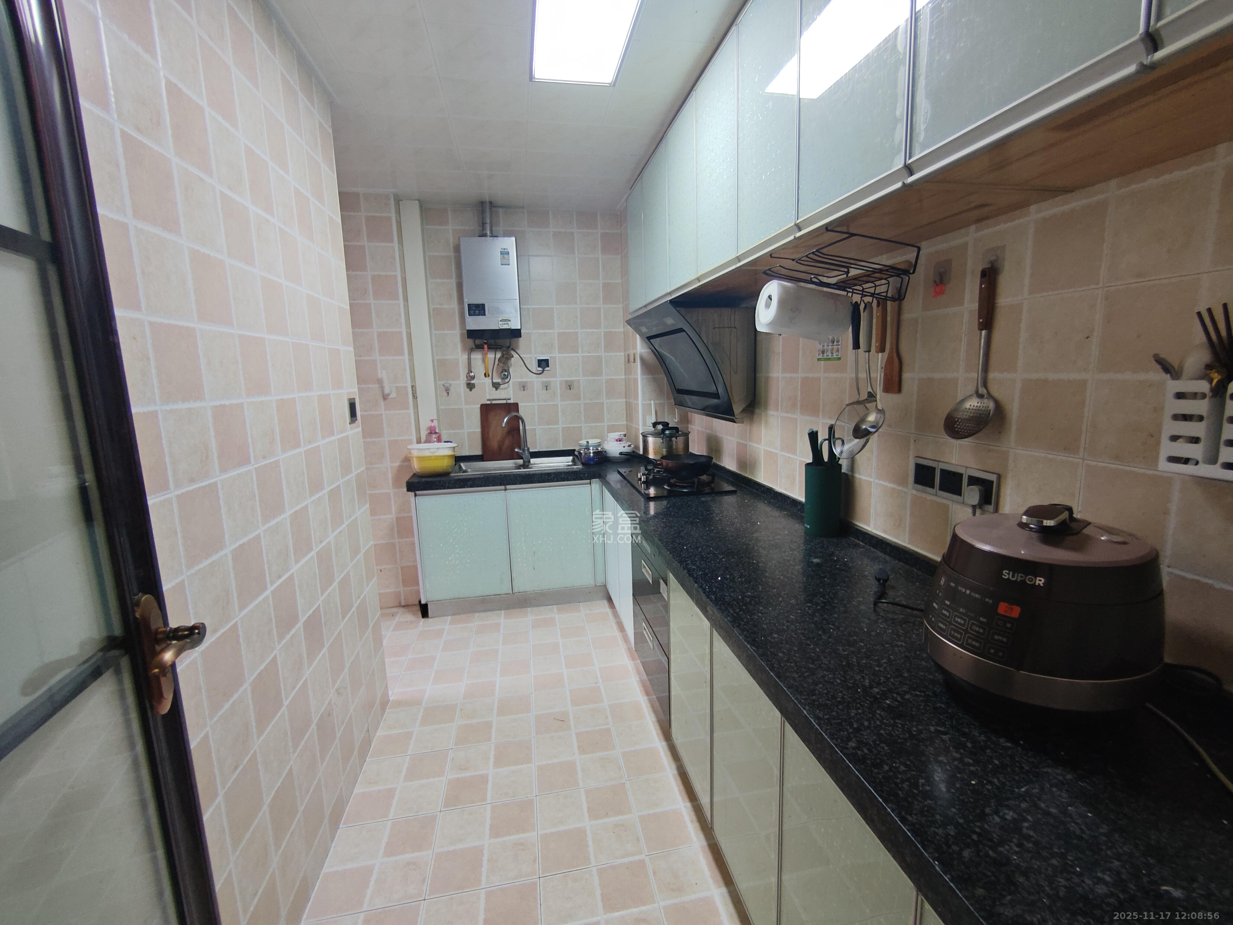 保利麓谷林语B区  3室2厅1卫    2300.0元/月室内图