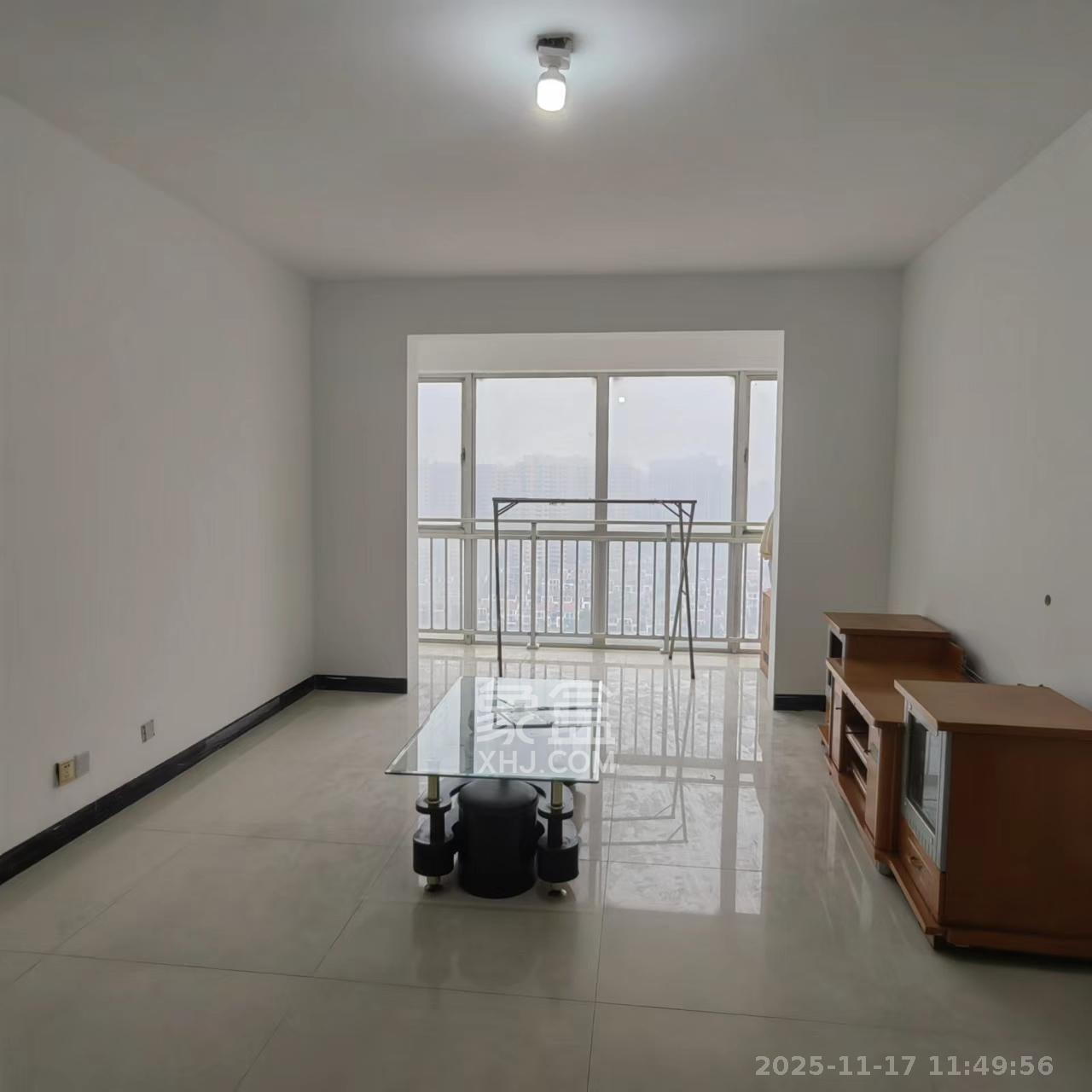 恒广国际景园一二区 3室2厅2卫 2200.0元/月 恒广国际景园一二区 3室2厅2卫 2200.0元/月室内图