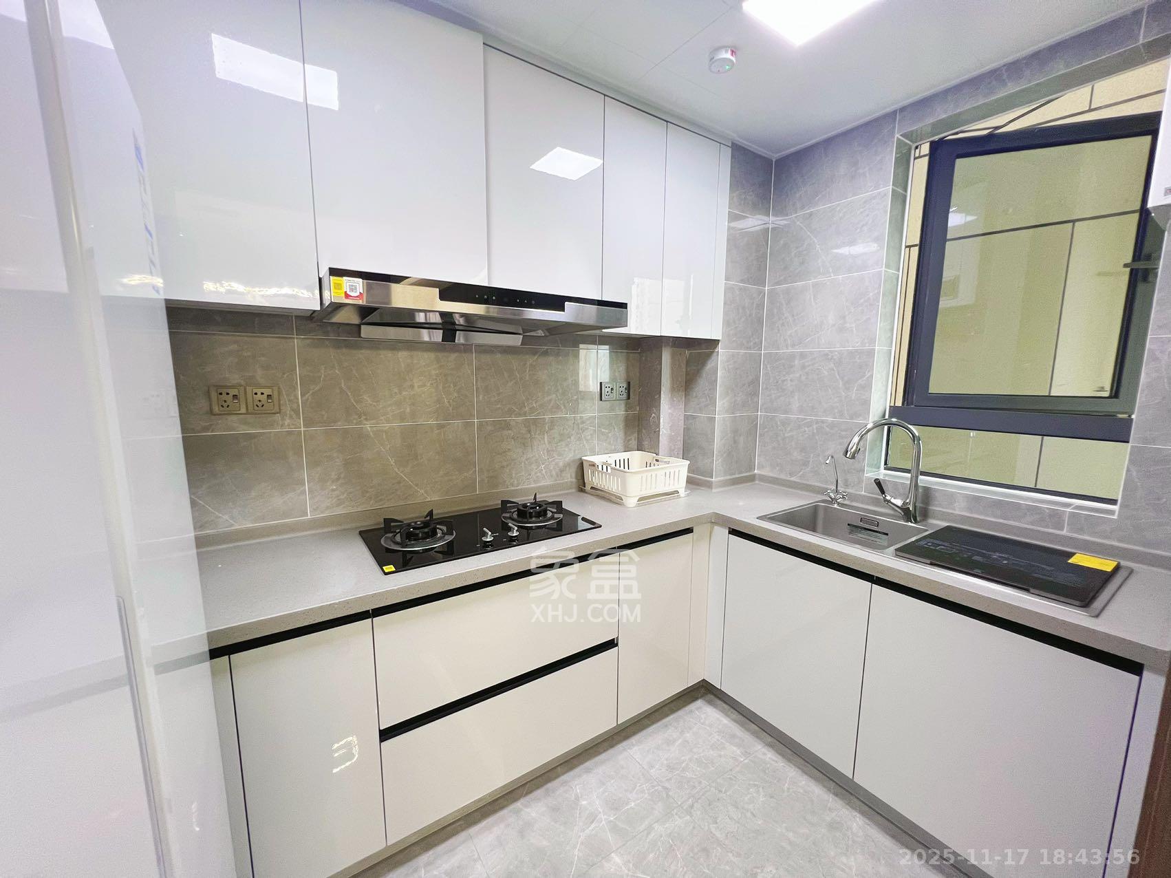 卓越中寰 4室2厅2卫 5800.0元/月 卓越中寰 4室2厅2卫 5800.0元/月室内图