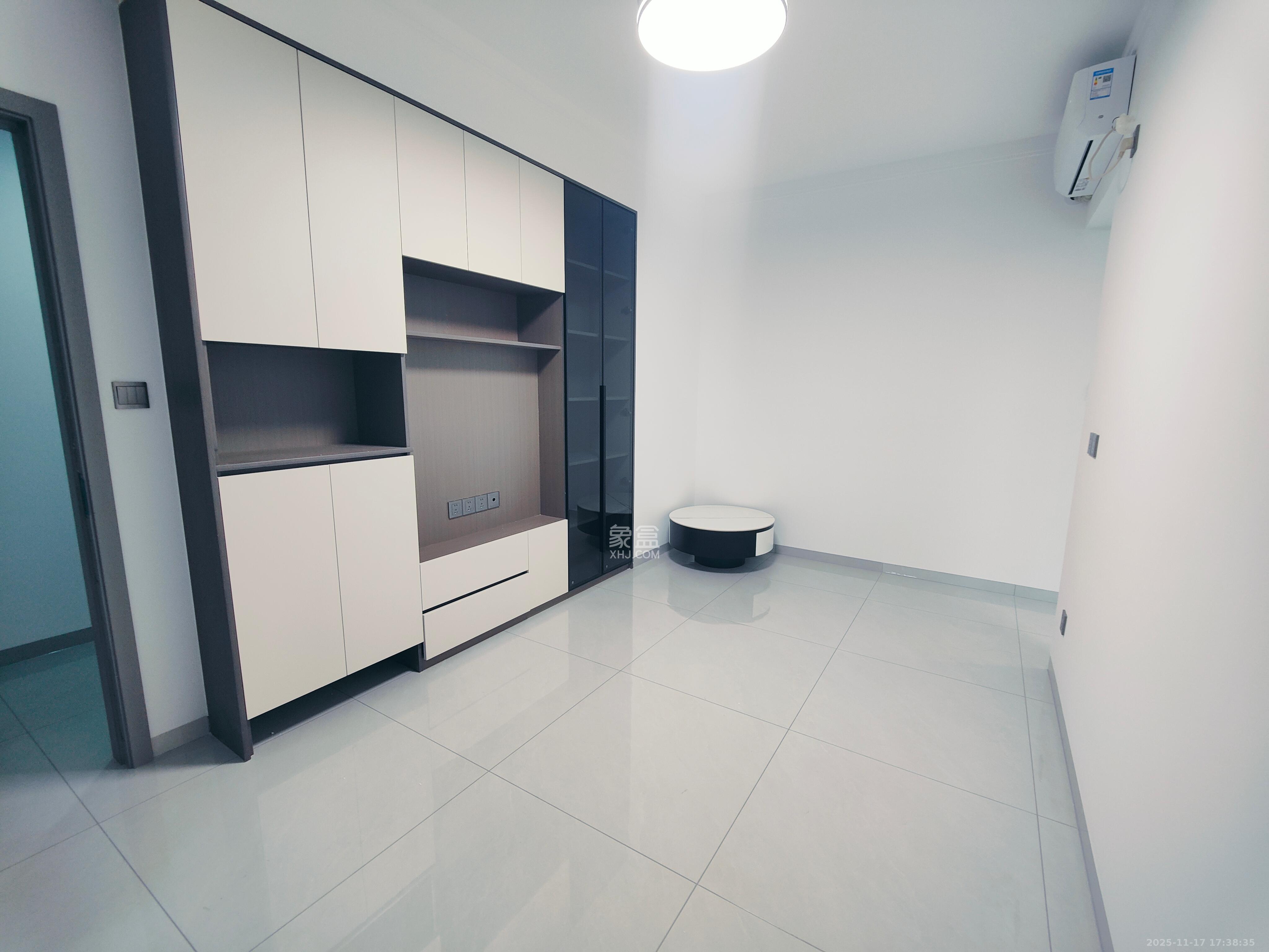 先锋新宇 1室1厅1卫 1600.0元/月 先锋新宇 1室1厅1卫 1600.0元/月室内图