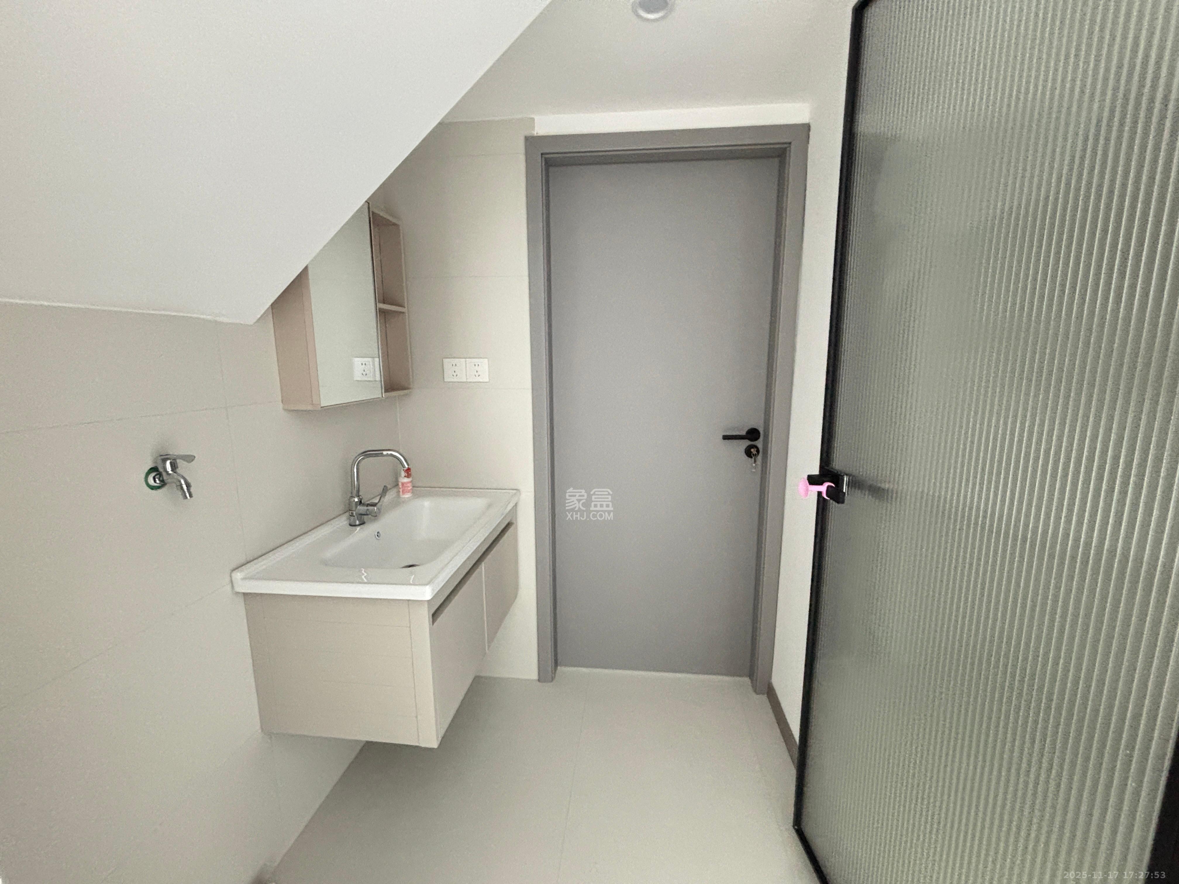 建发养云 4室2厅1卫 5000.0元/月 建发养云 4室2厅1卫 5000.0元/月室内图