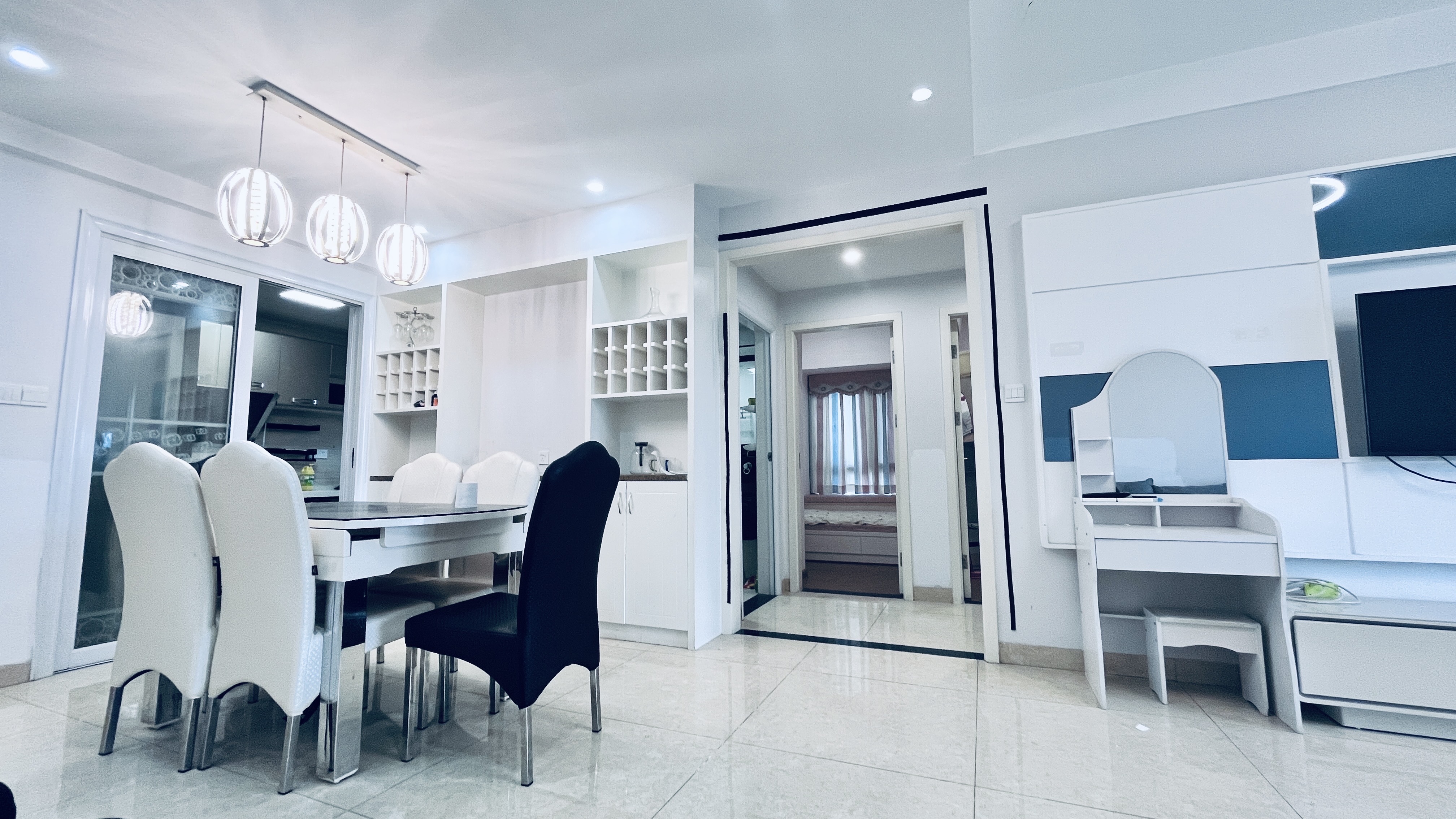 碧桂园 3室2厅1卫 2100.0元/月 碧桂园 3室2厅1卫 2100.0元/月室内图