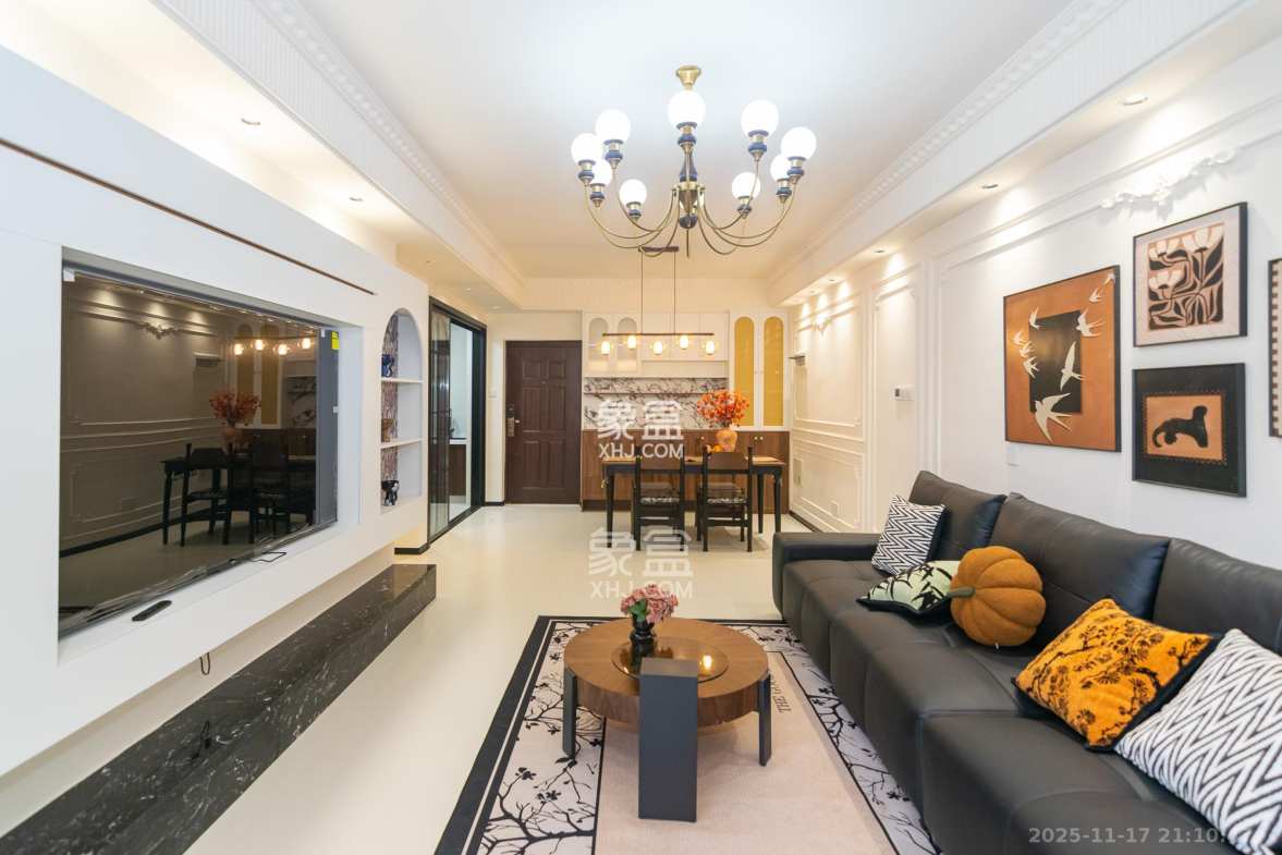 澳海澜庭 3室2厅1卫 73.8万 澳海澜庭 3室2厅1卫 73.8万客厅