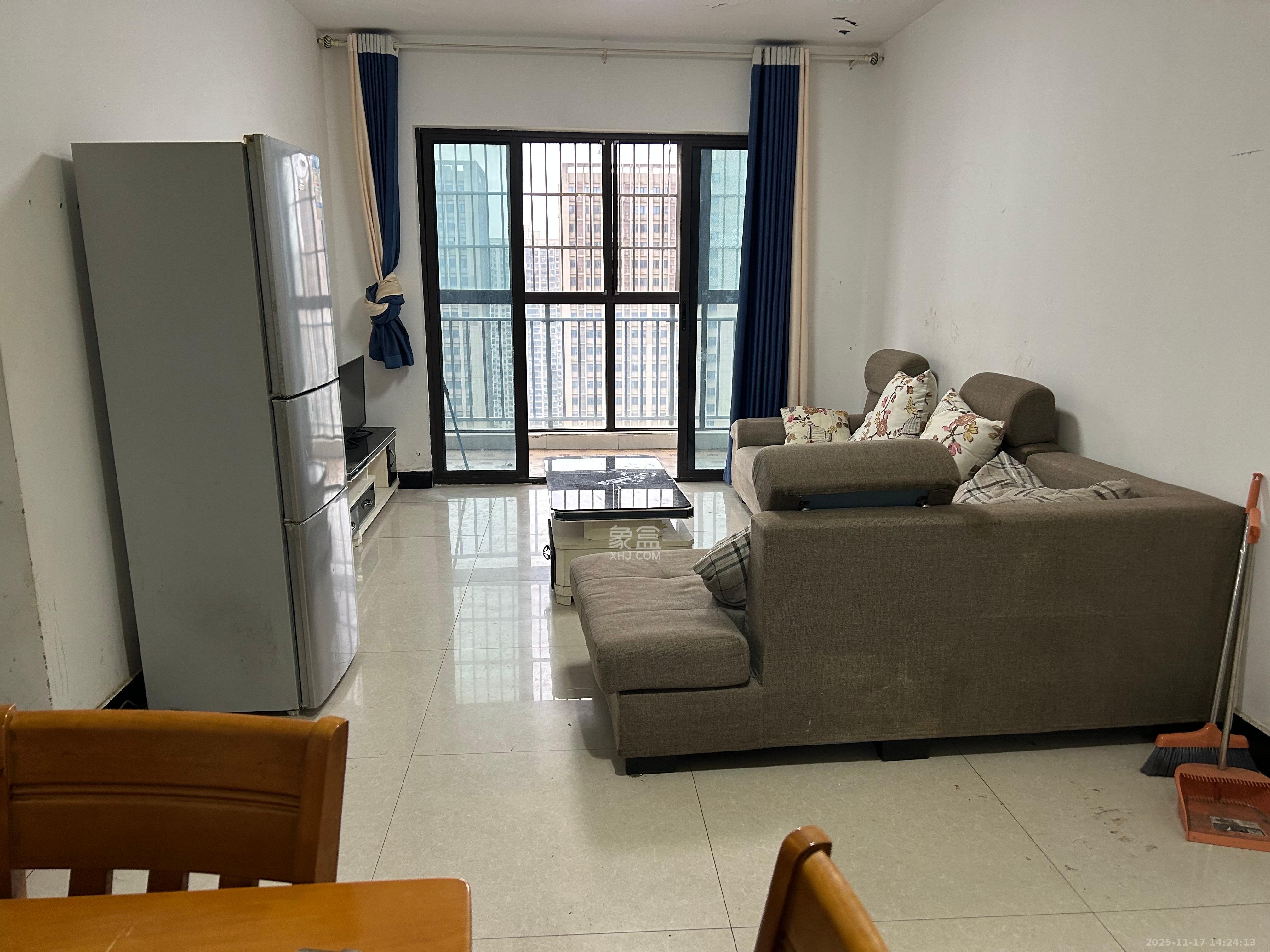 钰龙天下二期（钰龙佳园）  3室2厅2卫    2500.0元/月