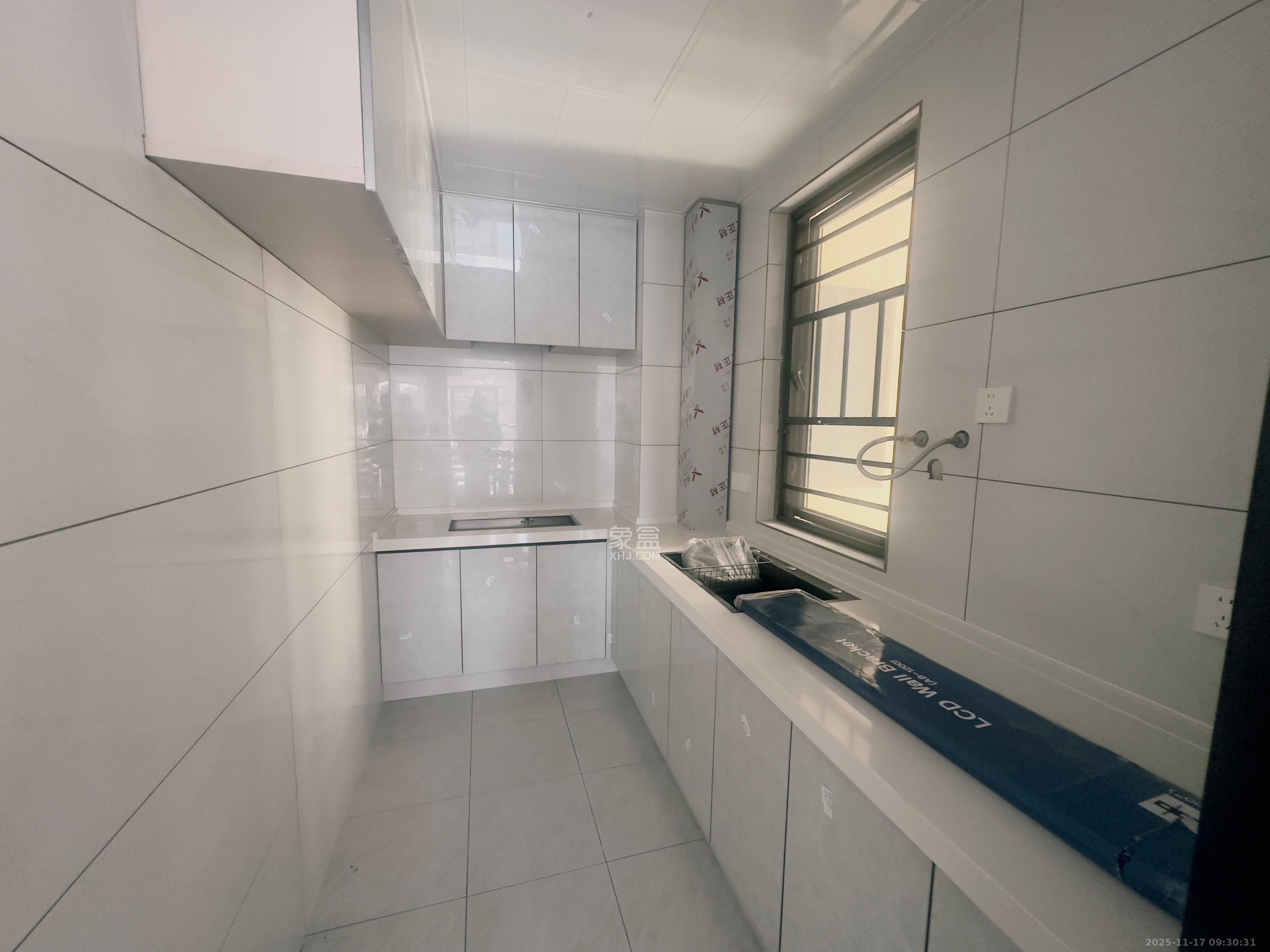 金石蓉园  2室1厅1卫    2400.0元/月室内图