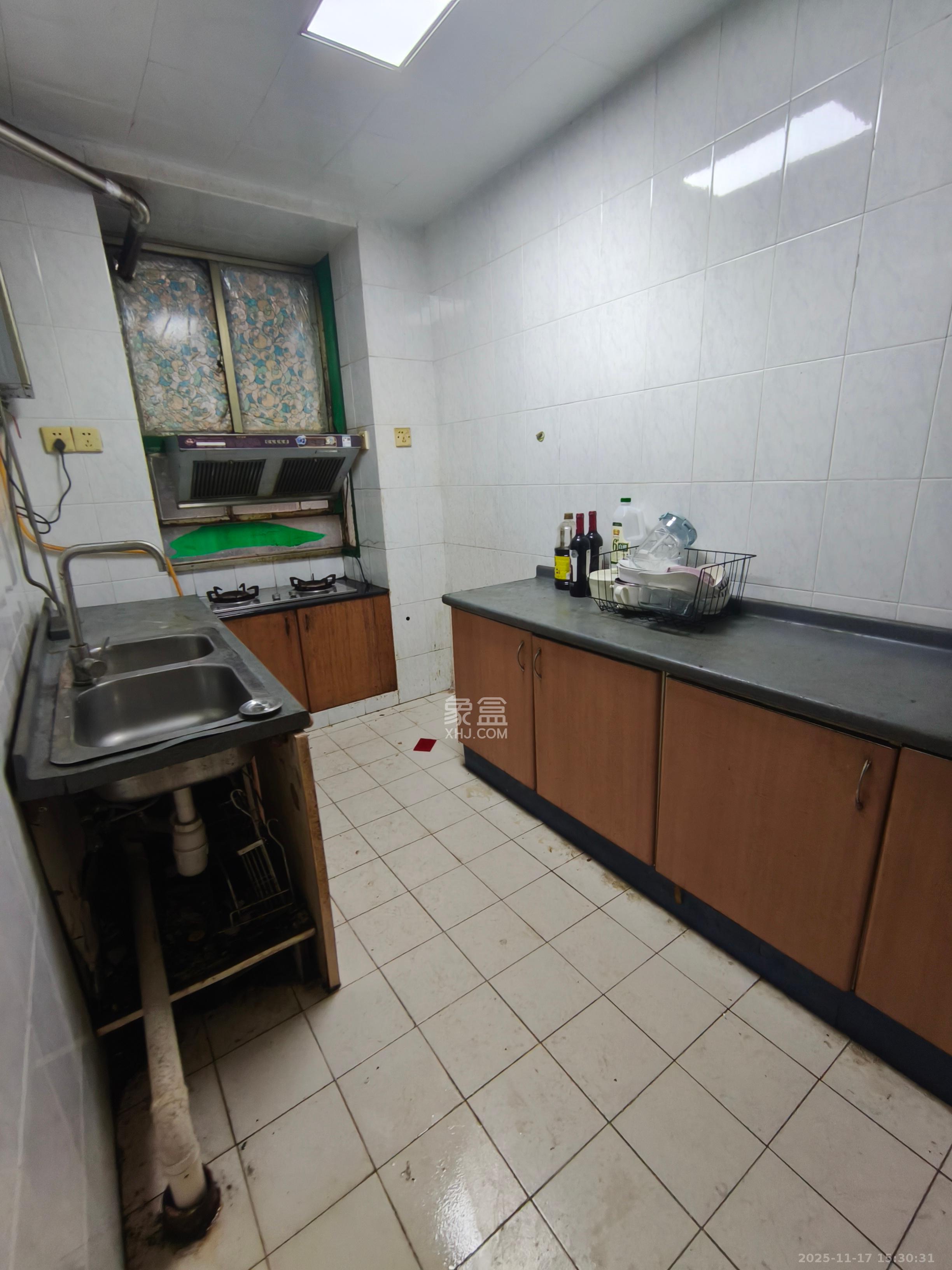 金叶公寓（原省烟草公司宿舍）  3室1厅1卫    2100.0元/月室内图