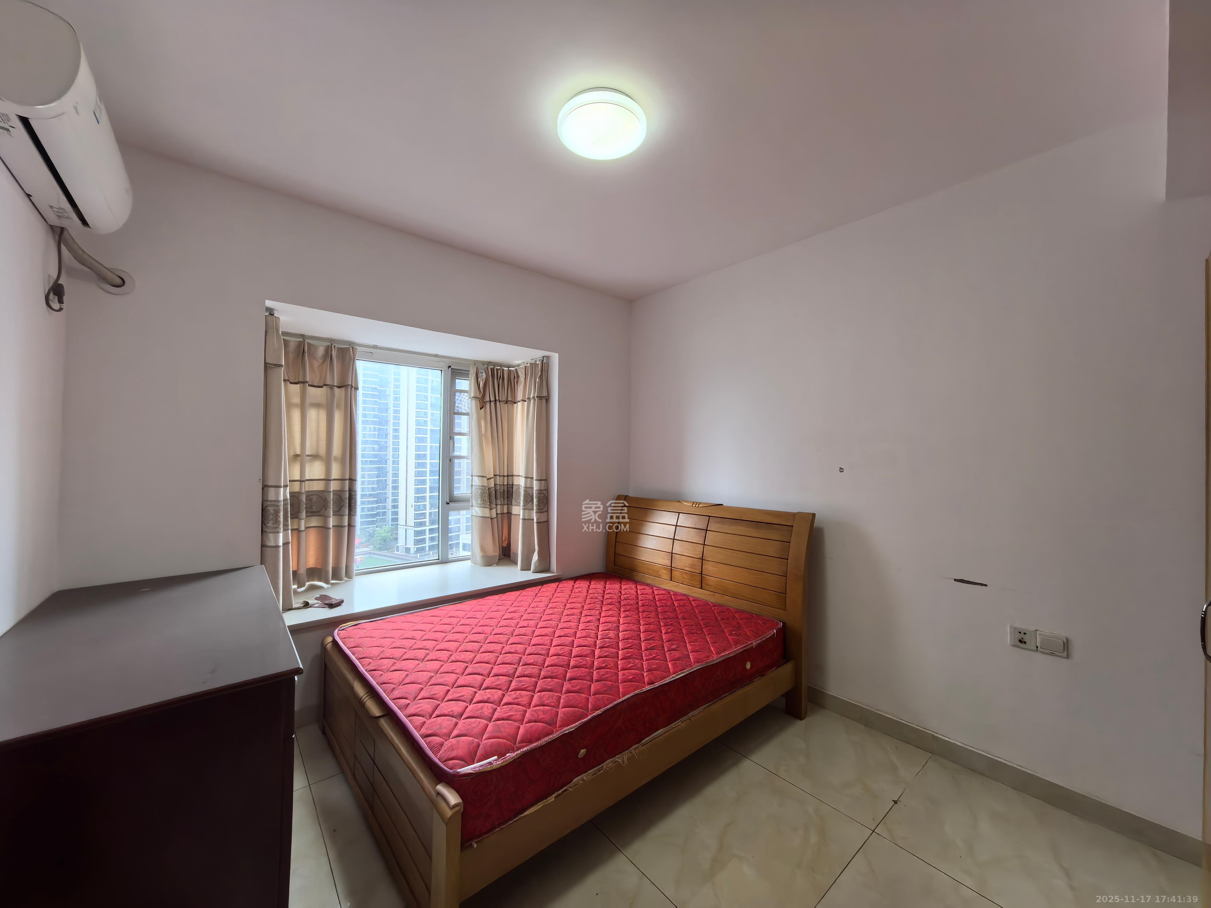 荣盛花语城  3室2厅2卫    2000.0元/月室内图