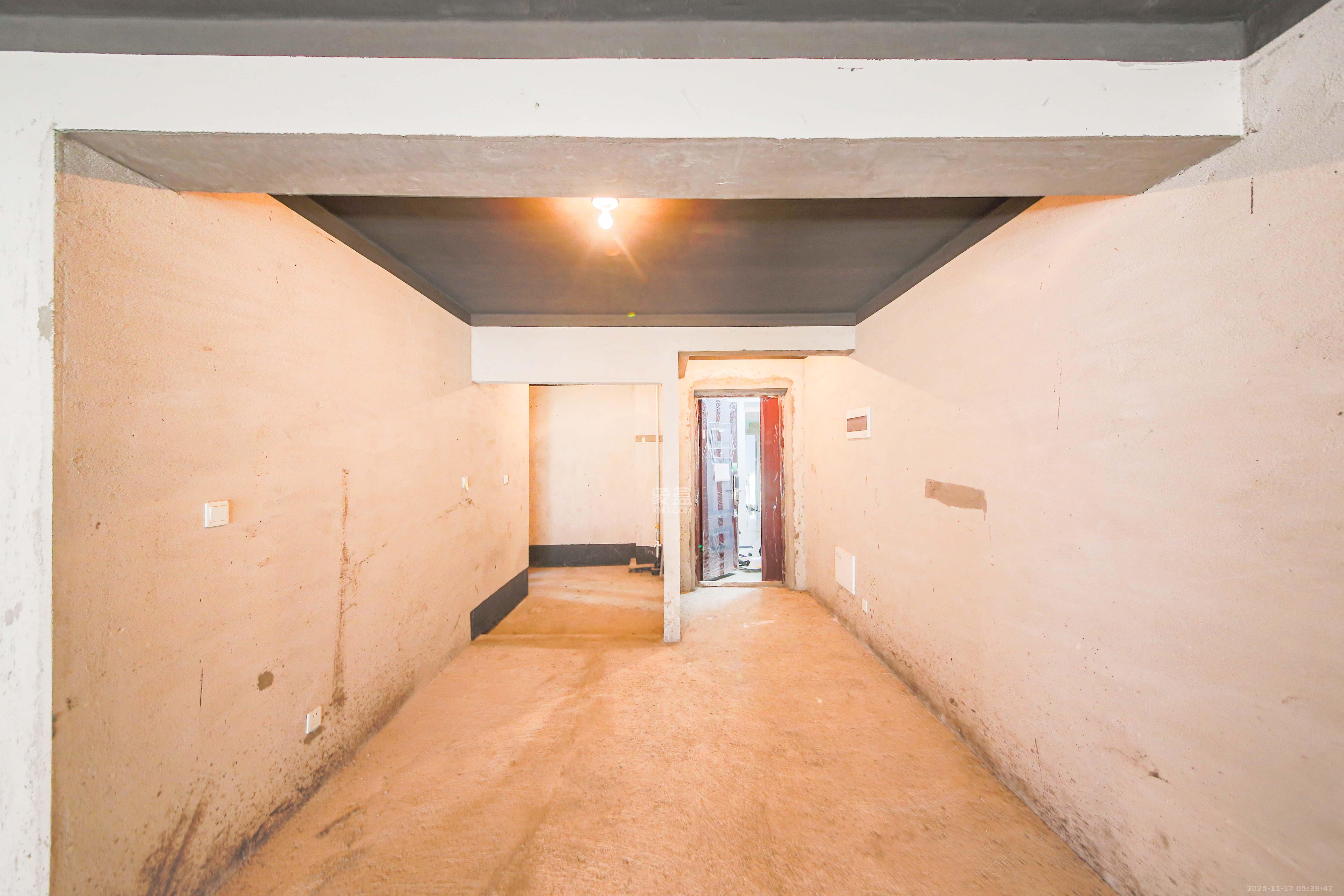 香缇雅苑（鑫远翡丽郡二期）  3室2厅1卫    118.0万客厅