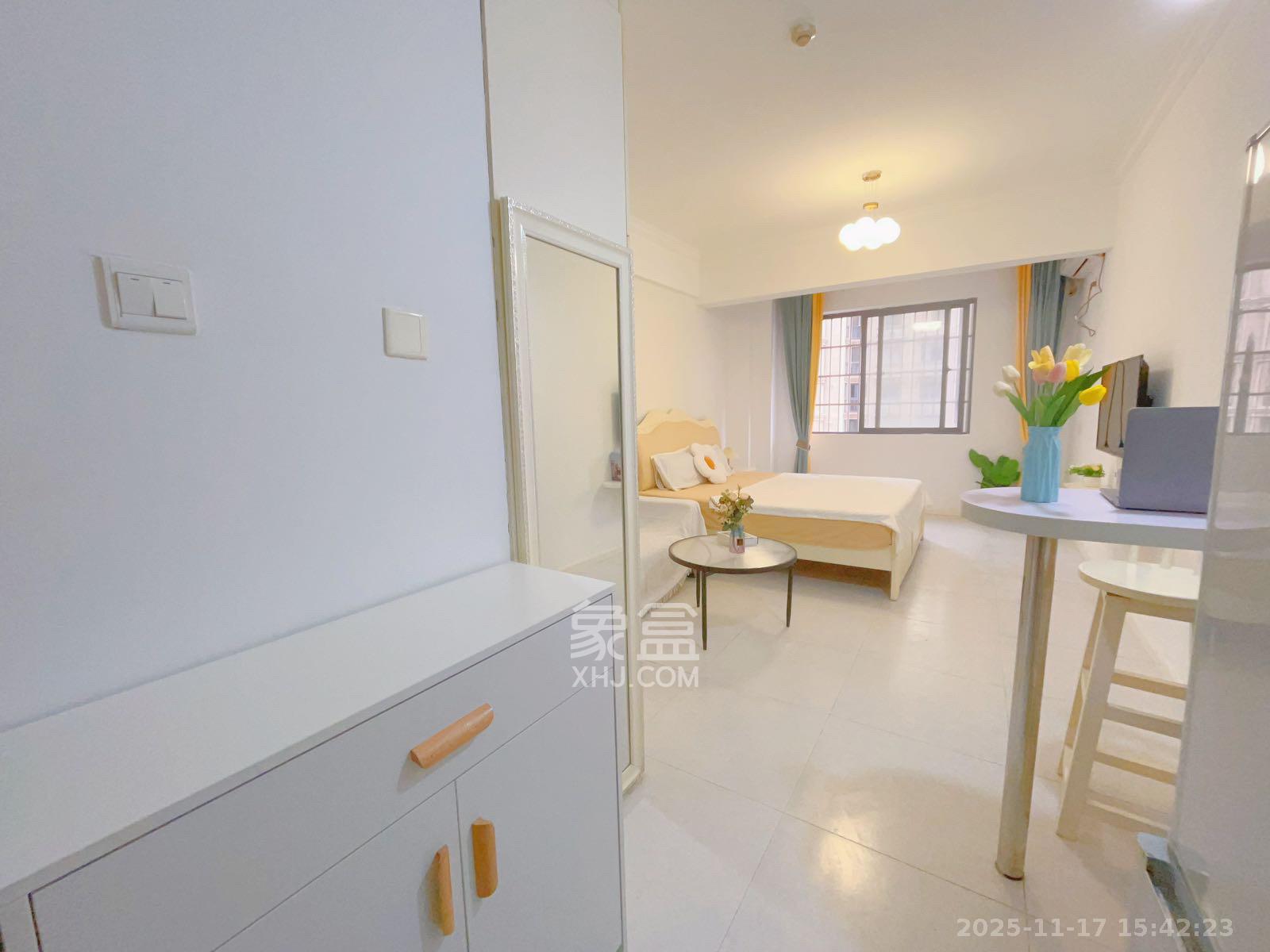 阳光锦城  1室1厅1卫    1600.0元/月室内图