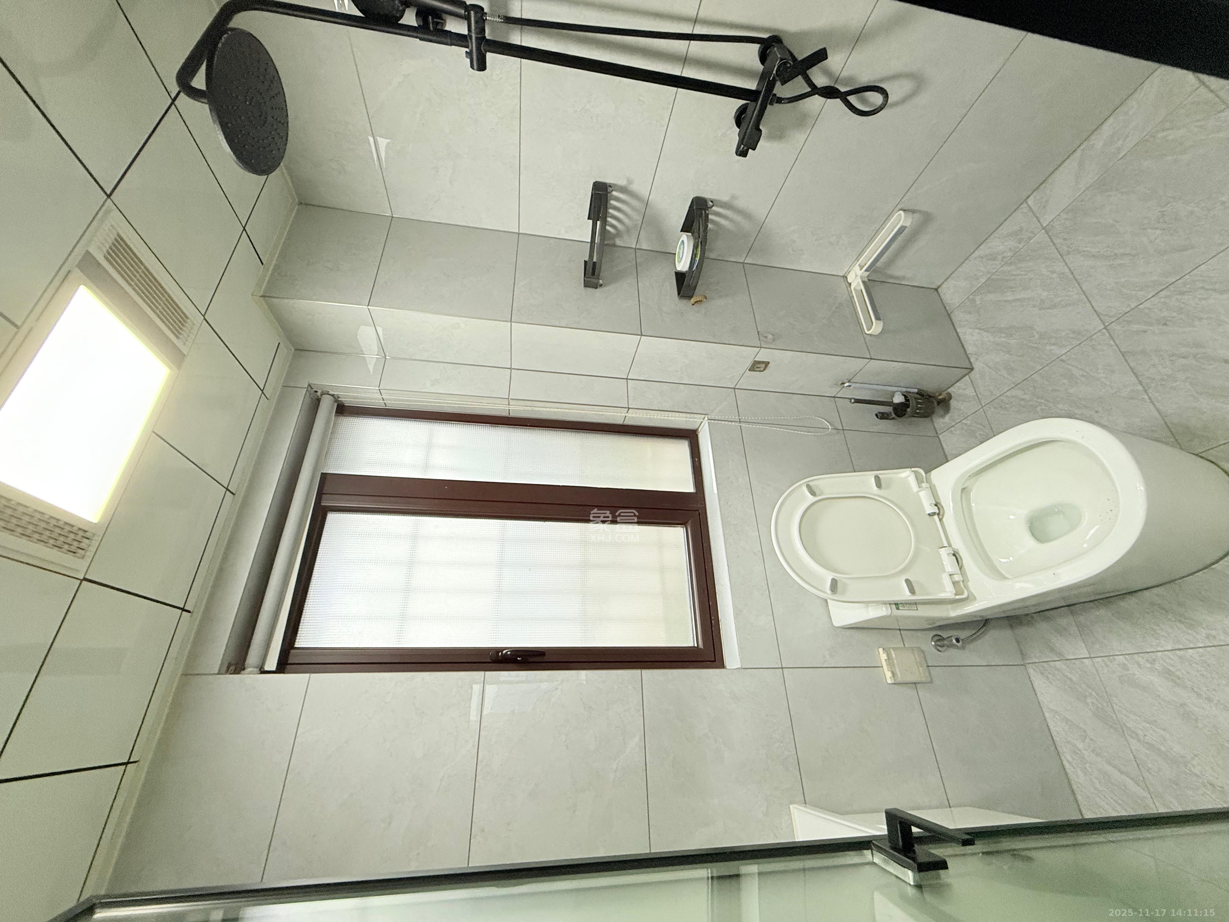 和润园三期 3室2厅2卫 2800.0元/月 和润园三期 3室2厅2卫 2800.0元/月室内图