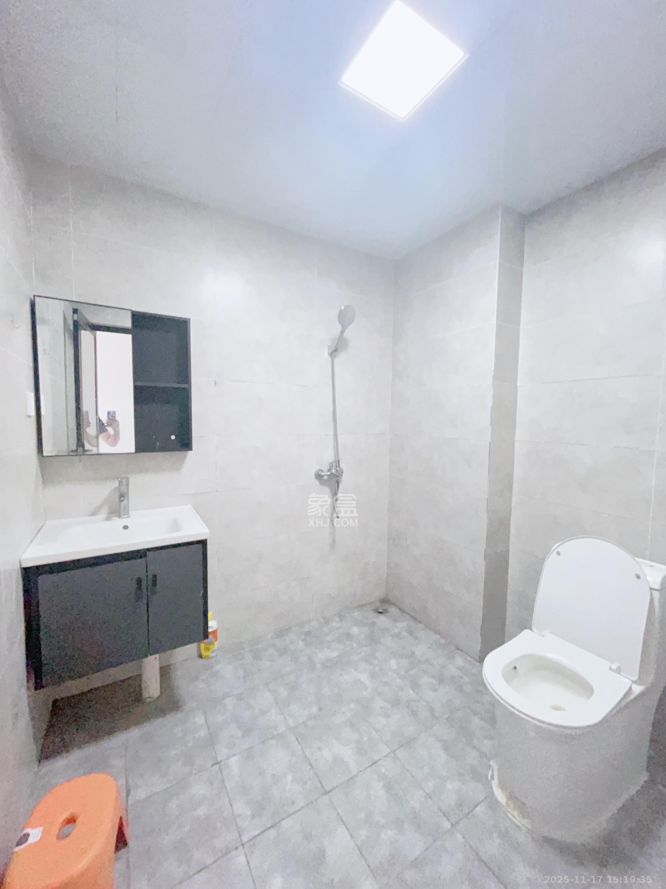 金辉优步花园 3室2厅2卫 3100.0元/月 金辉优步花园 3室2厅2卫 3100.0元/月室内图