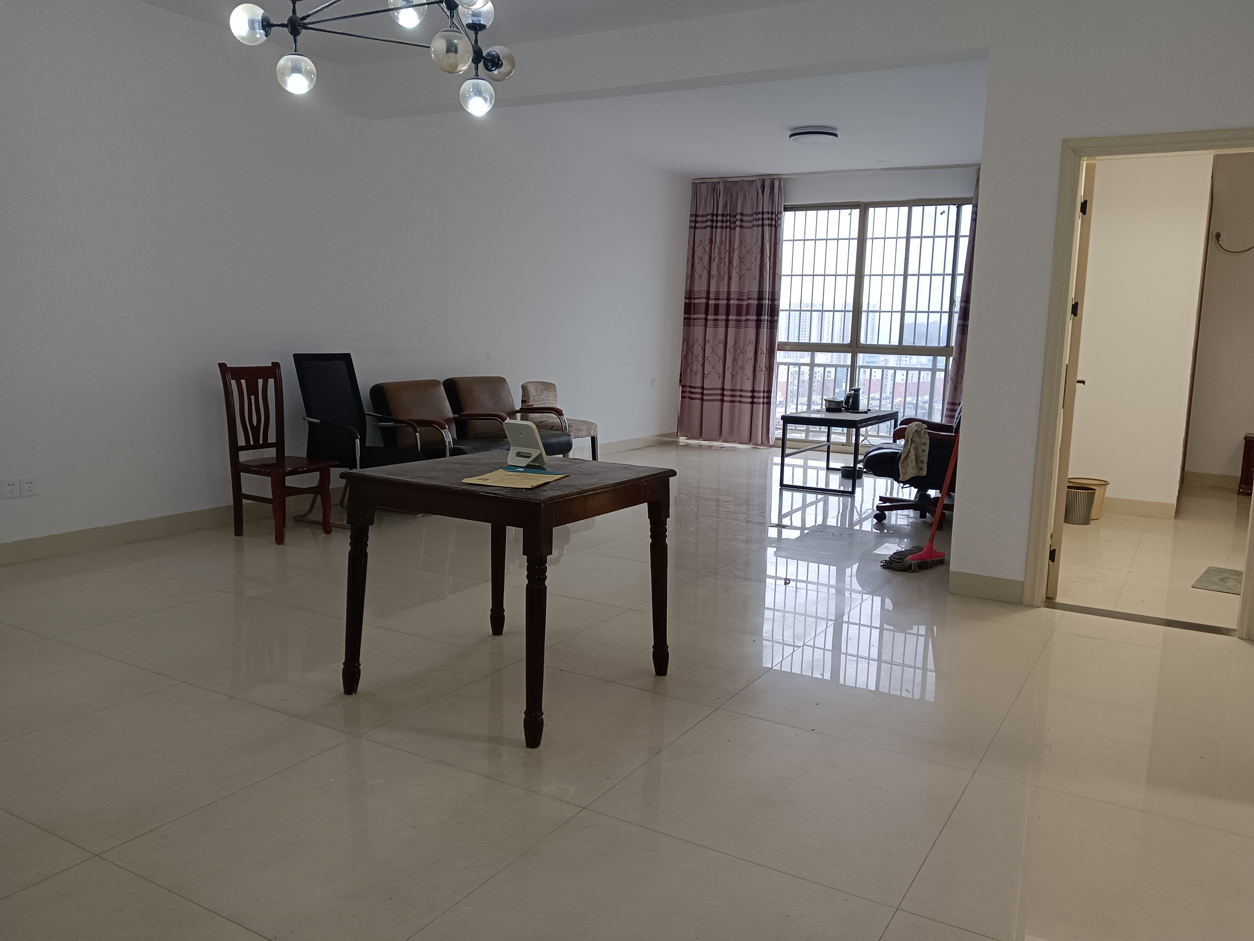 富华大厦 1室0厅0卫 2000.0元/月 富华大厦 1室0厅0卫 2000.0元/月室内图