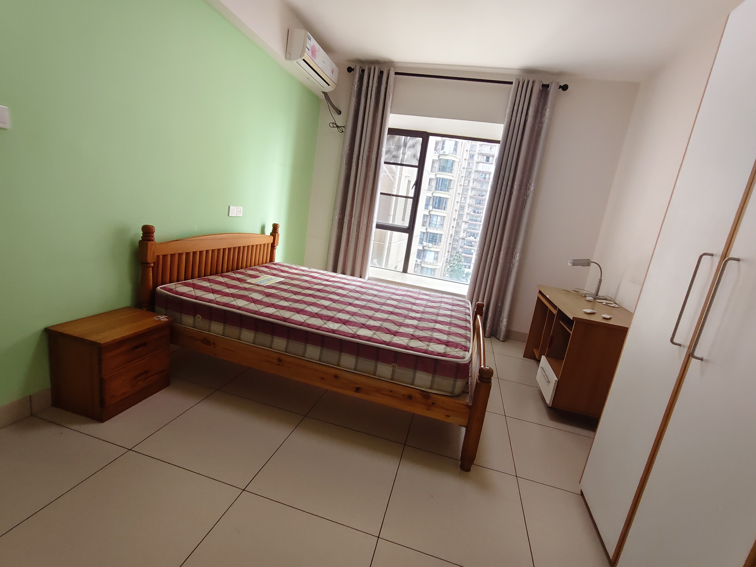 滨江帝景一期  3室2厅2卫    2600.0元/月室内图