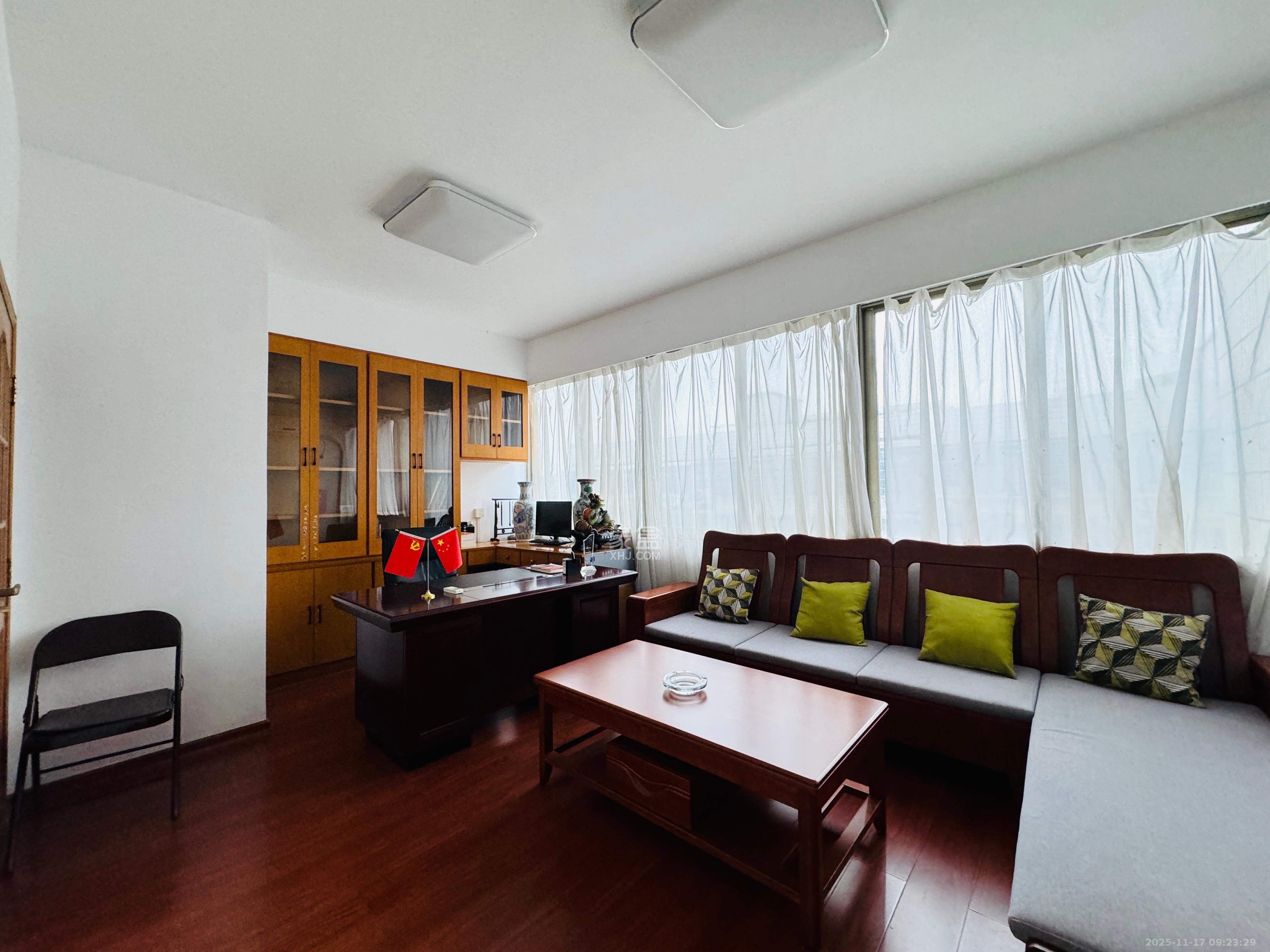 石佳冲小区  4室2厅2卫    3600.0元/月室内图