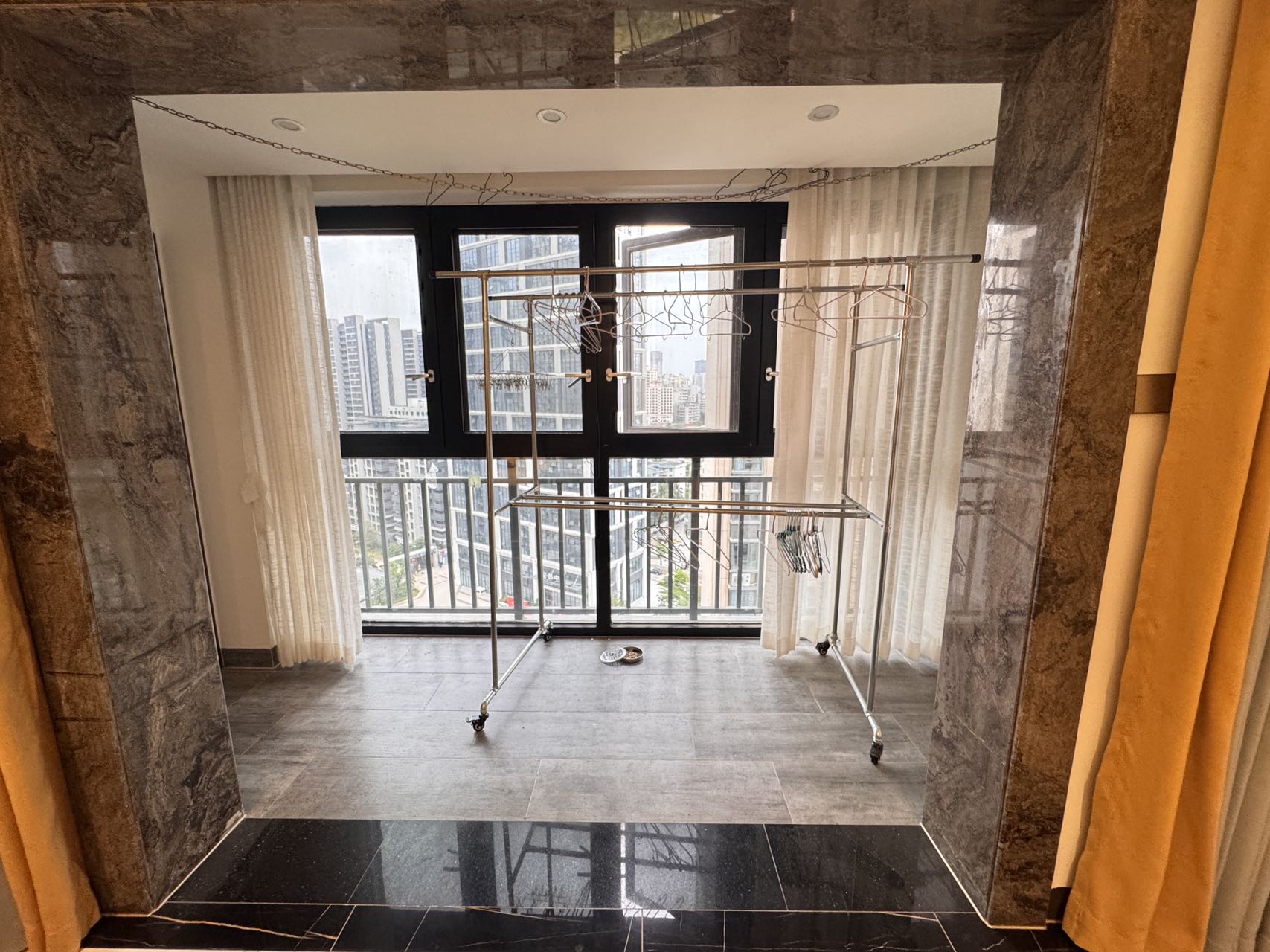 海航豪庭南苑 3室2厅2卫 5000.0元/月 海航豪庭南苑 3室2厅2卫 5000.0元/月室内图