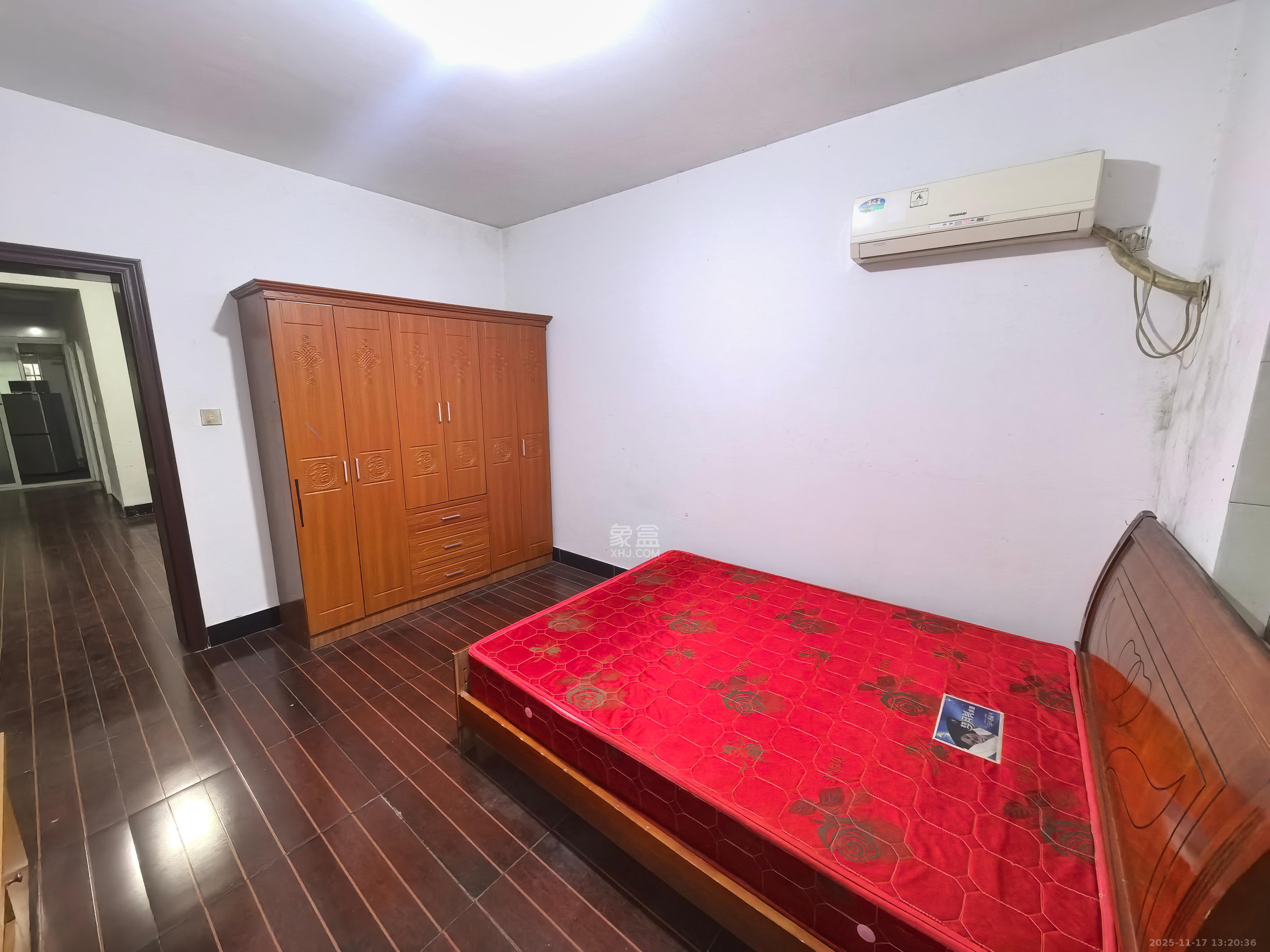 中南汽车世界  2室2厅1卫    1200.0元/月室内图