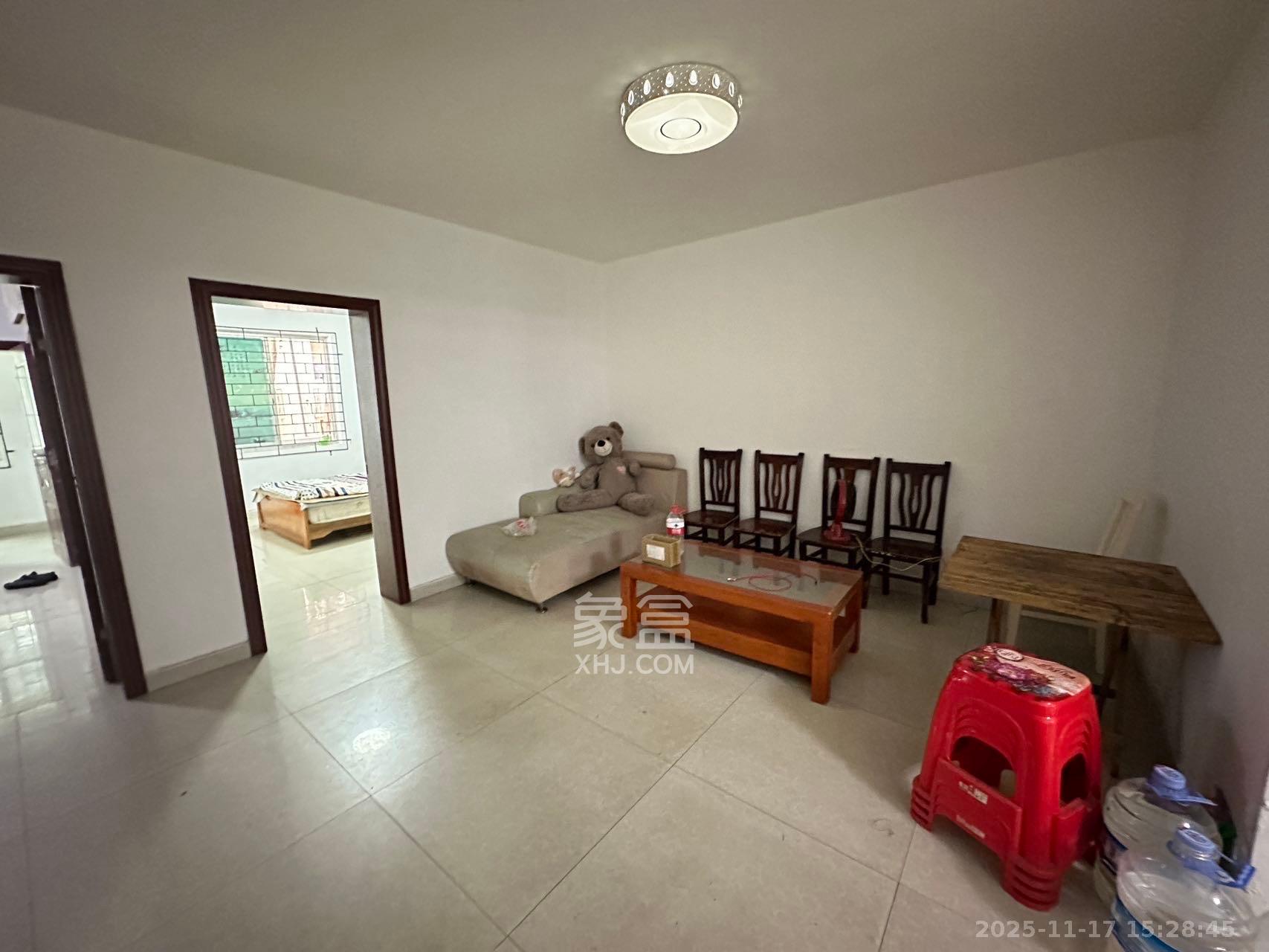 中南汽车世界 2室1厅1卫 1200.0元/月 中南汽车世界 2室1厅1卫 1200.0元/月室内图