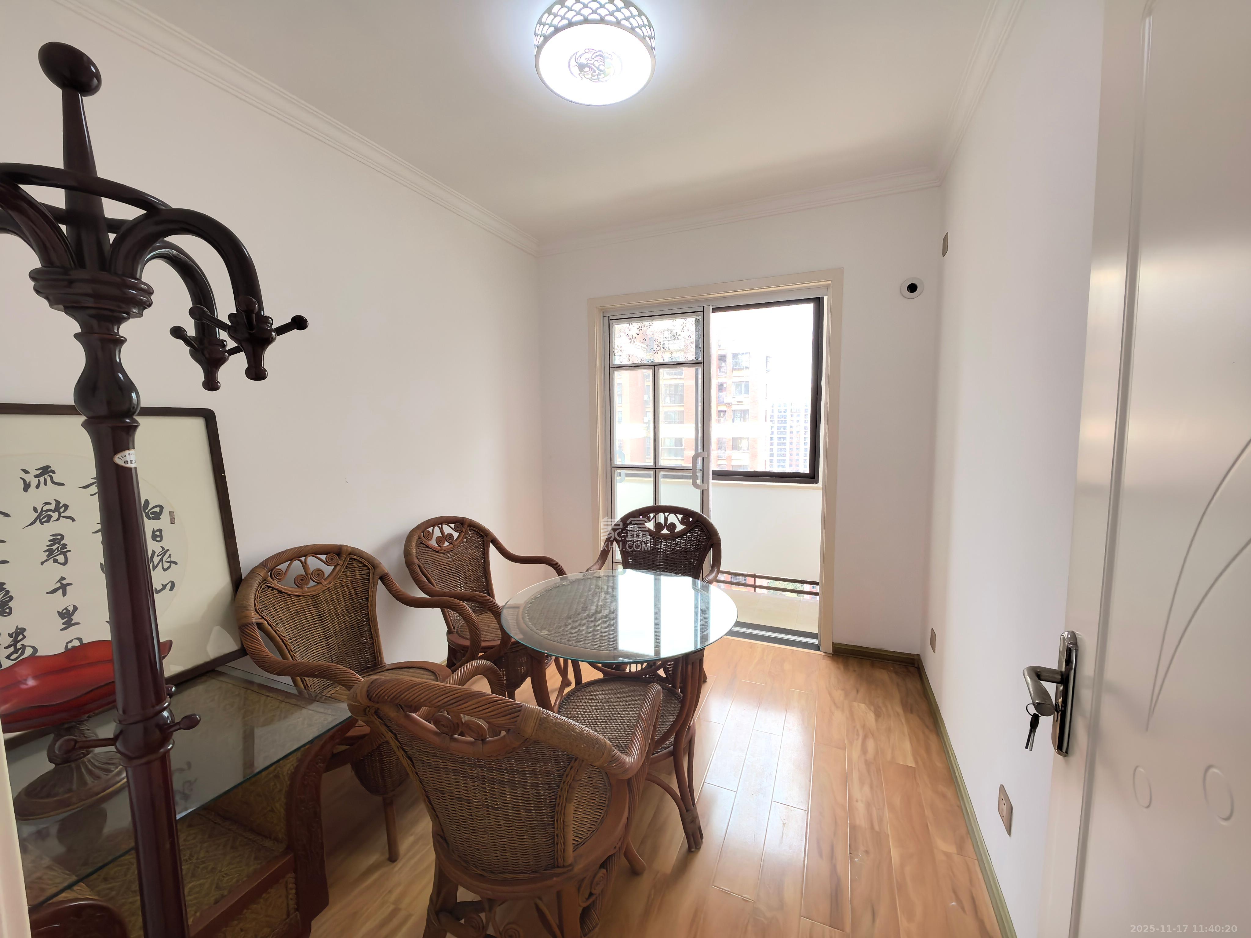 新城国际花都 3室2厅1卫 1800.0元/月 新城国际花都 3室2厅1卫 1800.0元/月室内图