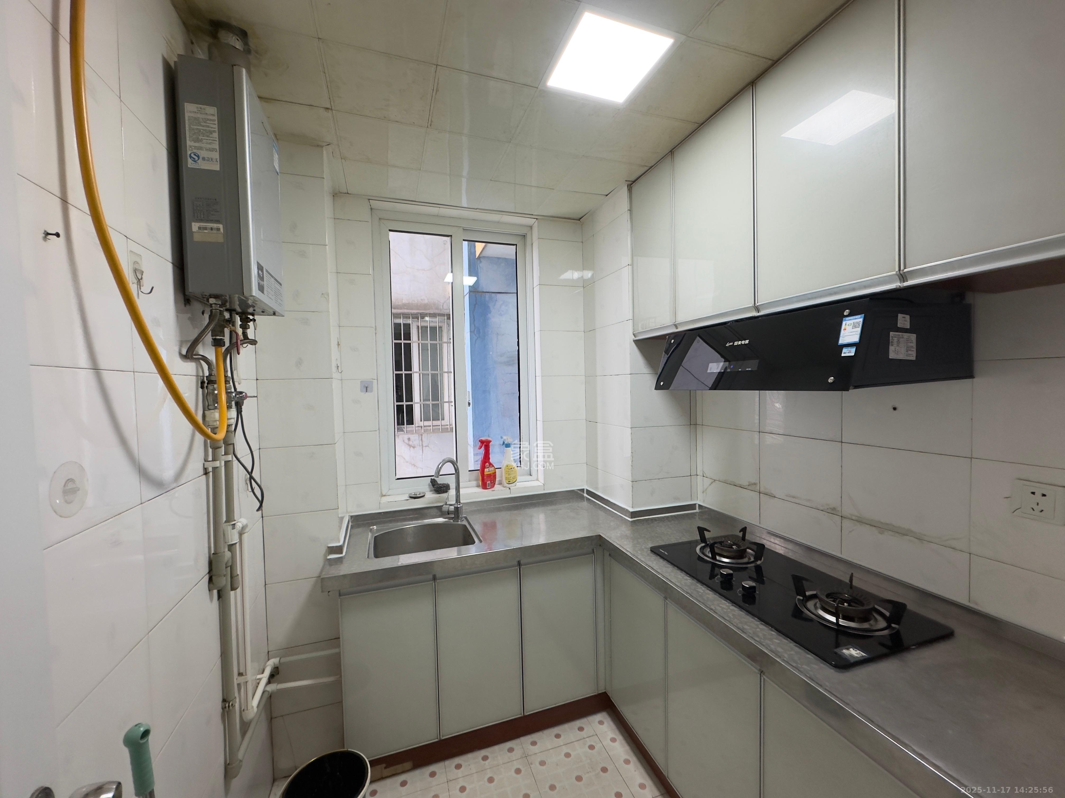 雨花大厦（云海大厦）  1室1厅3卫    1600.0元/月室内图