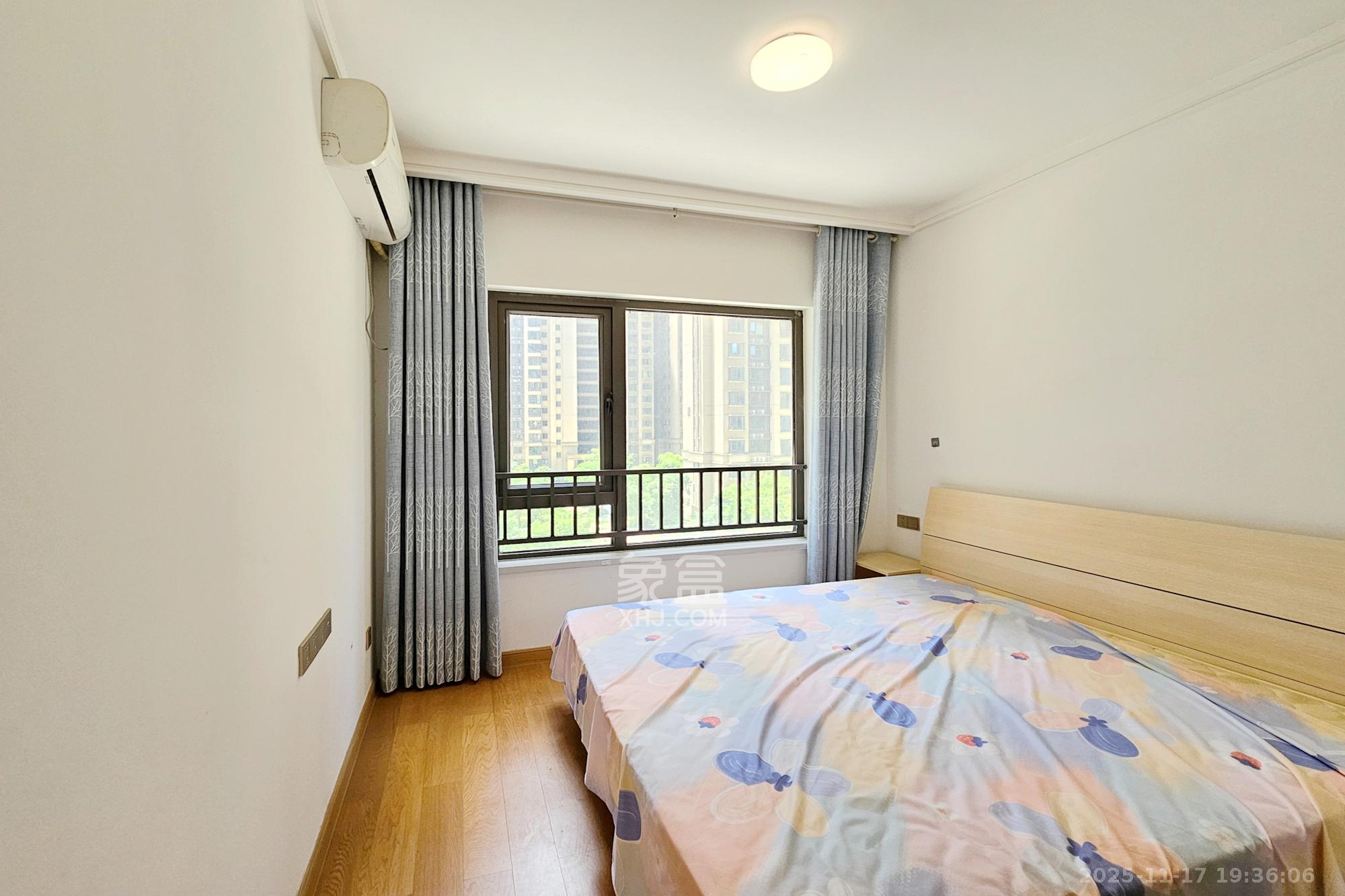 阳光城尚东湾青柠园 3室2厅1卫 80.0万 阳光城尚东湾青柠园 3室2厅1卫 80.0万卧室