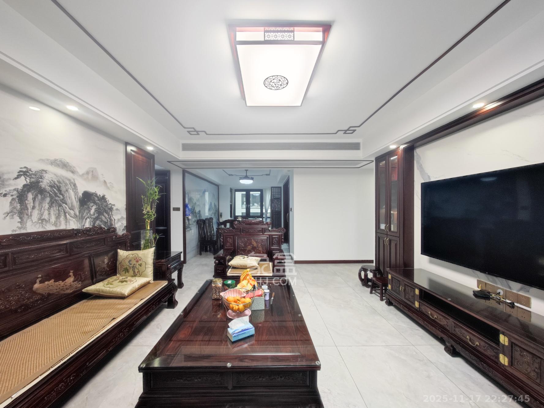 弘阳万侯府 4室2厅2卫 218.0万 弘阳万侯府 4室2厅2卫 218.0万客厅