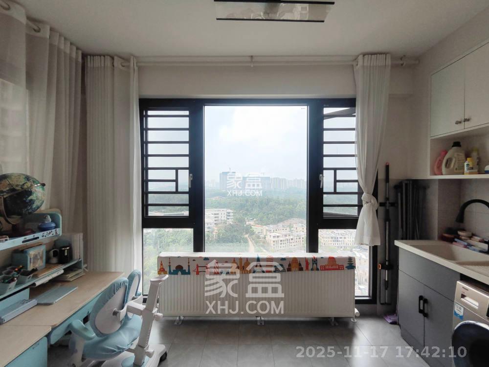 长房半岛蓝湾(观山月) 4室2厅2卫 3500.0元/月 长房半岛蓝湾(观山月) 4室2厅2卫 3500.0元/月室内图