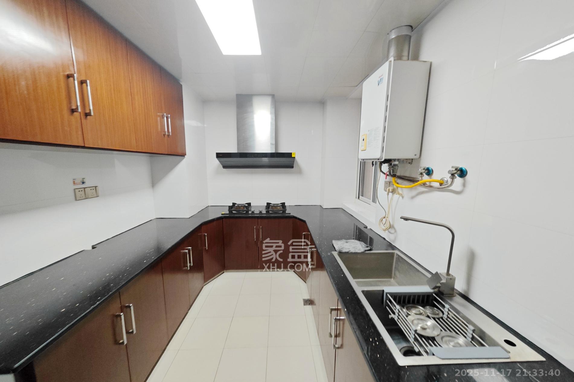 福乐名园 3室2厅2卫 150.0万 福乐名园 3室2厅2卫 150.0万厨房