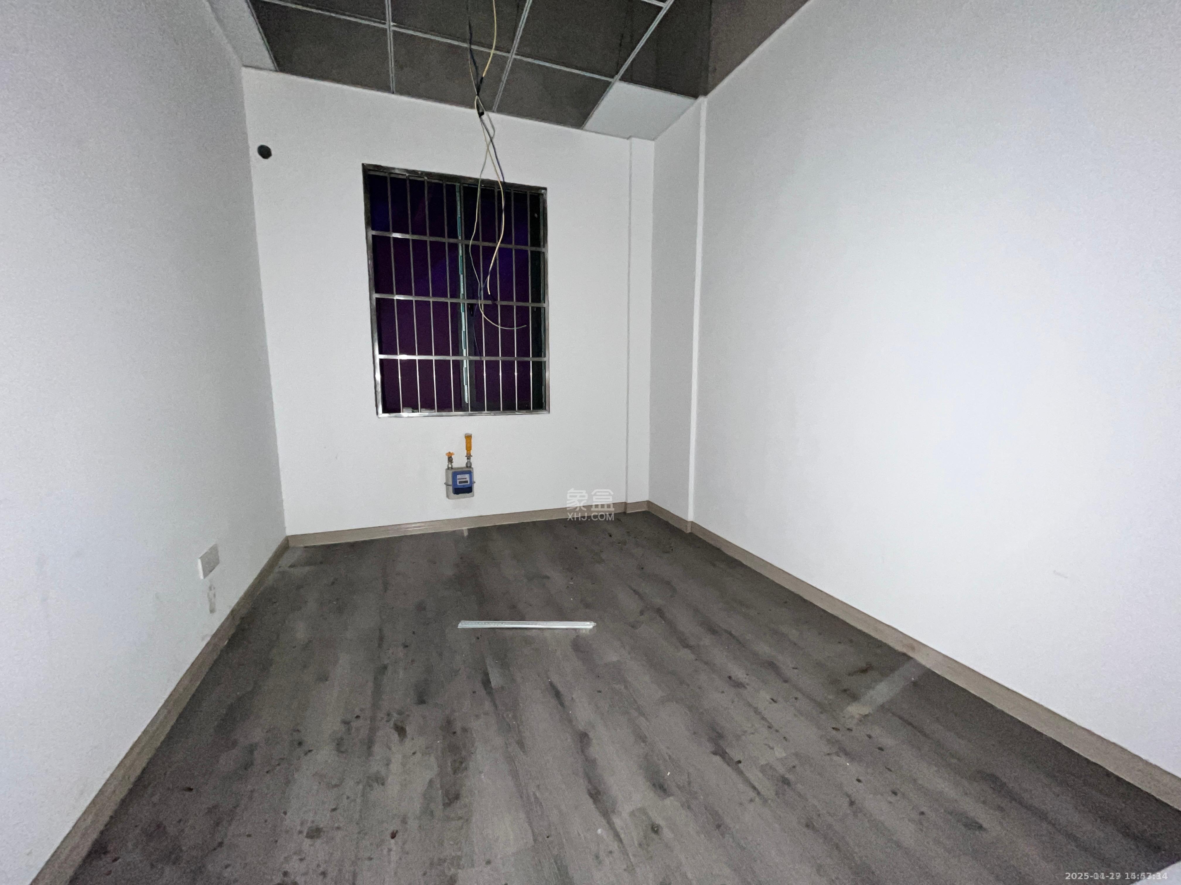 提香蓝岸   55.0㎡      3500.0元/月室内图