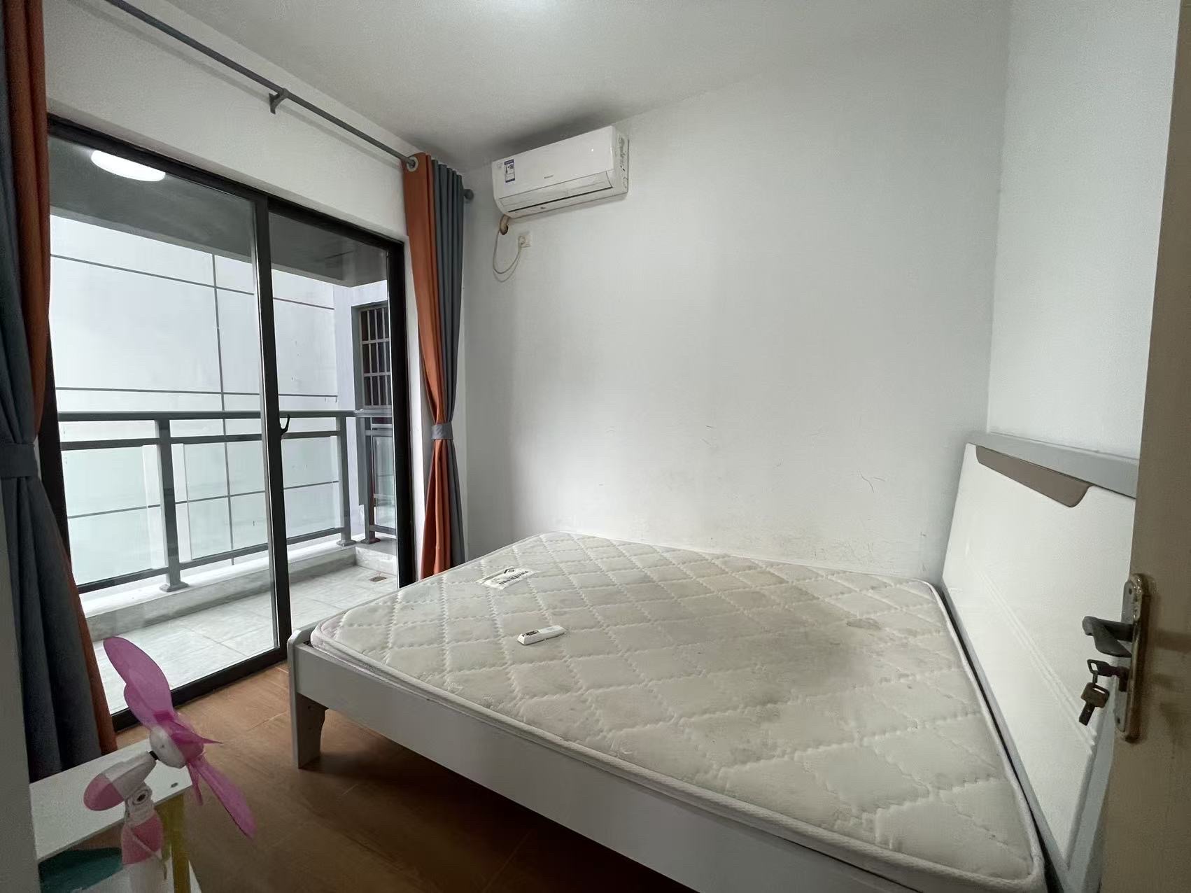 坡博家园四区  2室1厅1卫    2400.0元/月室内图