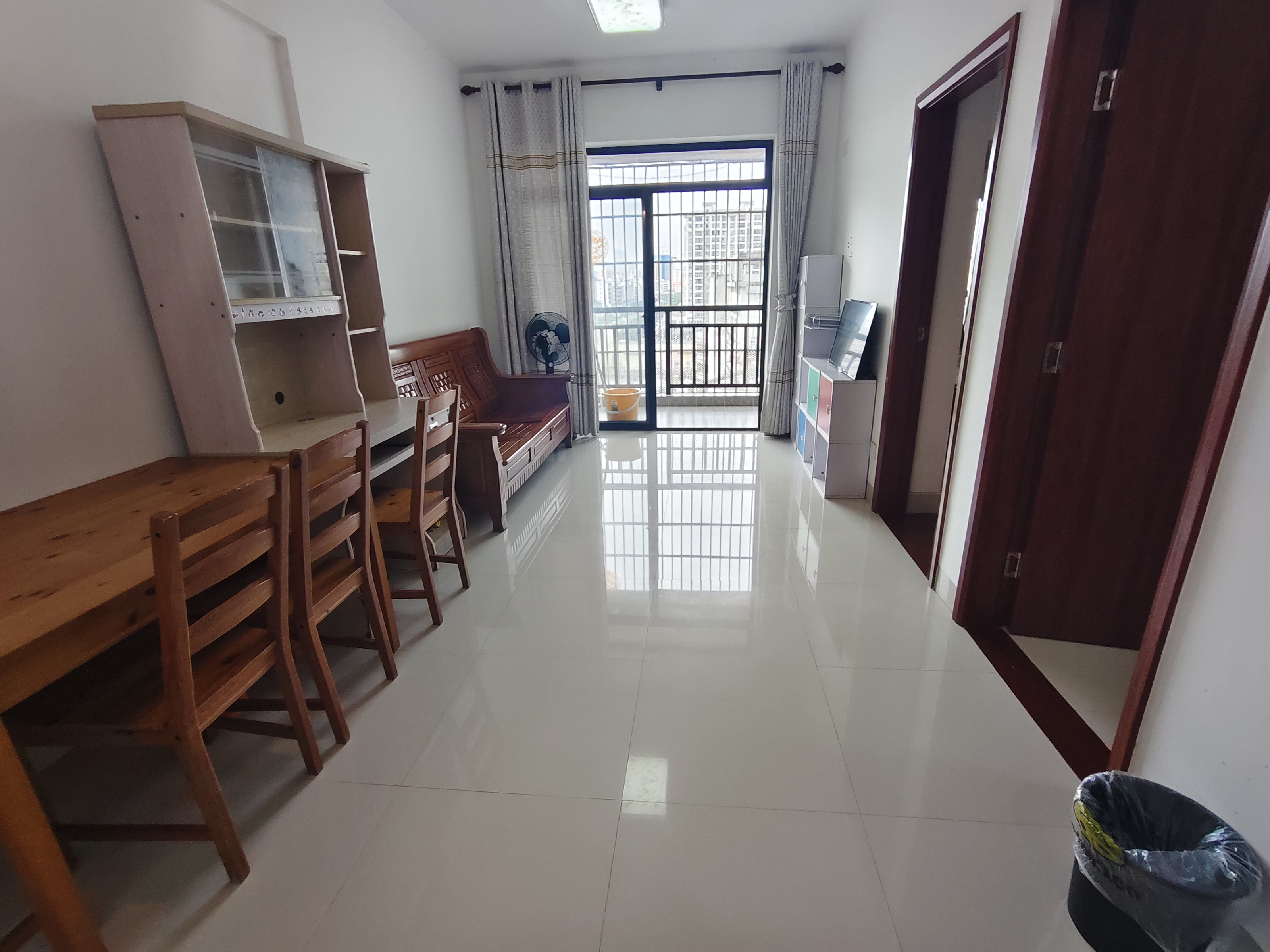 凤翔花园(A区) 2室2厅1卫 1700.0元/月 凤翔花园(A区) 2室2厅1卫 1700.0元/月室内图