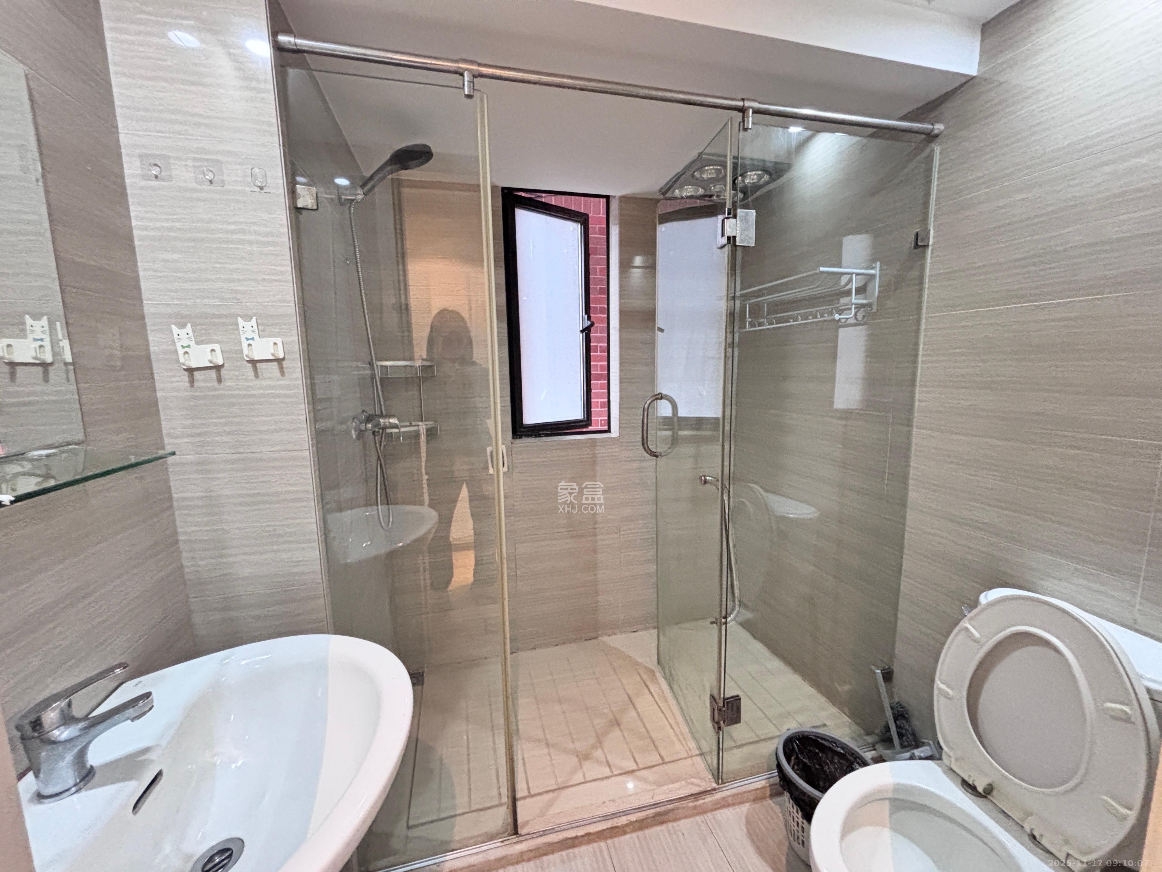 新城国际花都  2室2厅1卫    1400.0元/月室内图