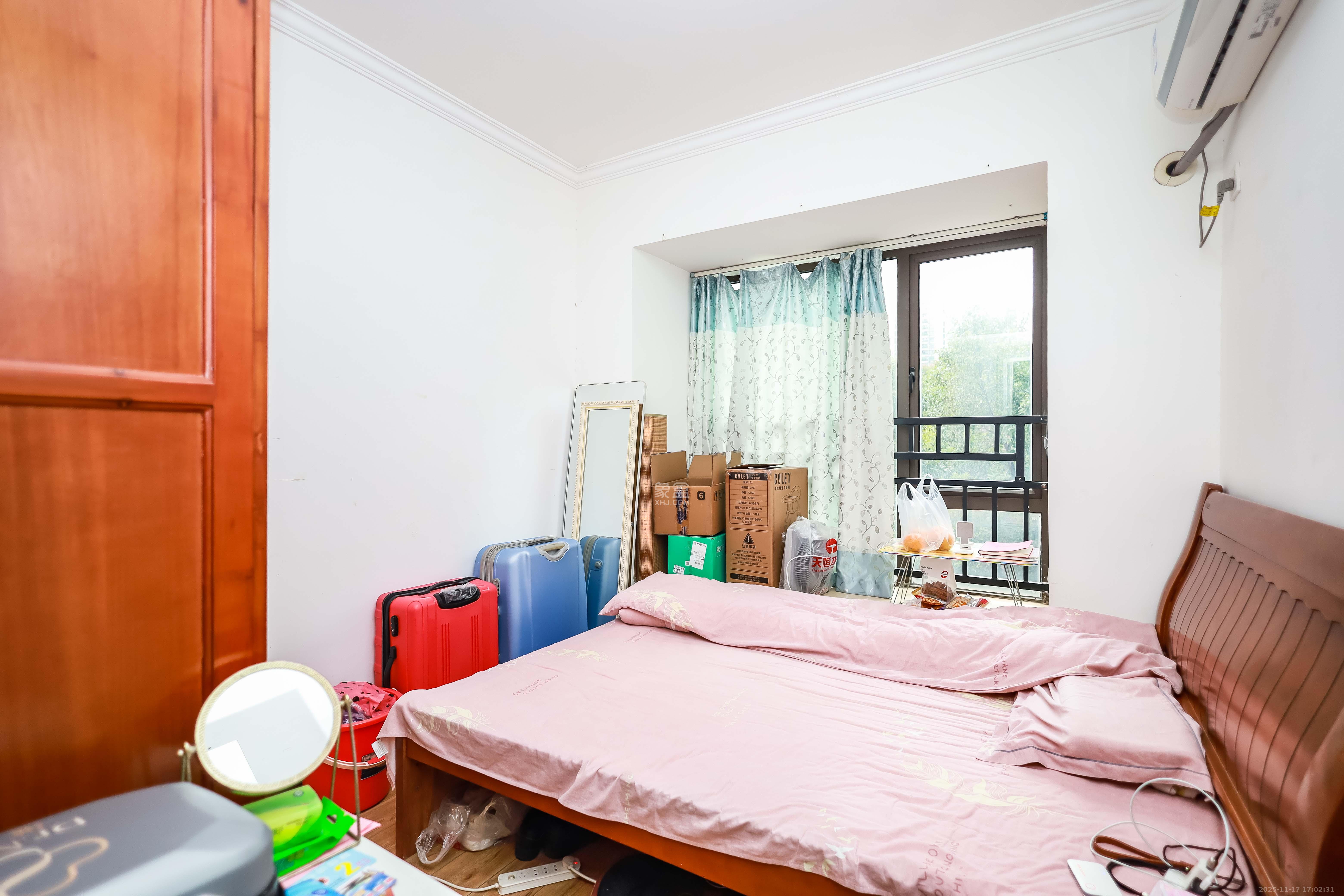 卓越蔚蓝海岸三期 3室2厅1卫 78.0万 卓越蔚蓝海岸三期 3室2厅1卫 78.0万卧室