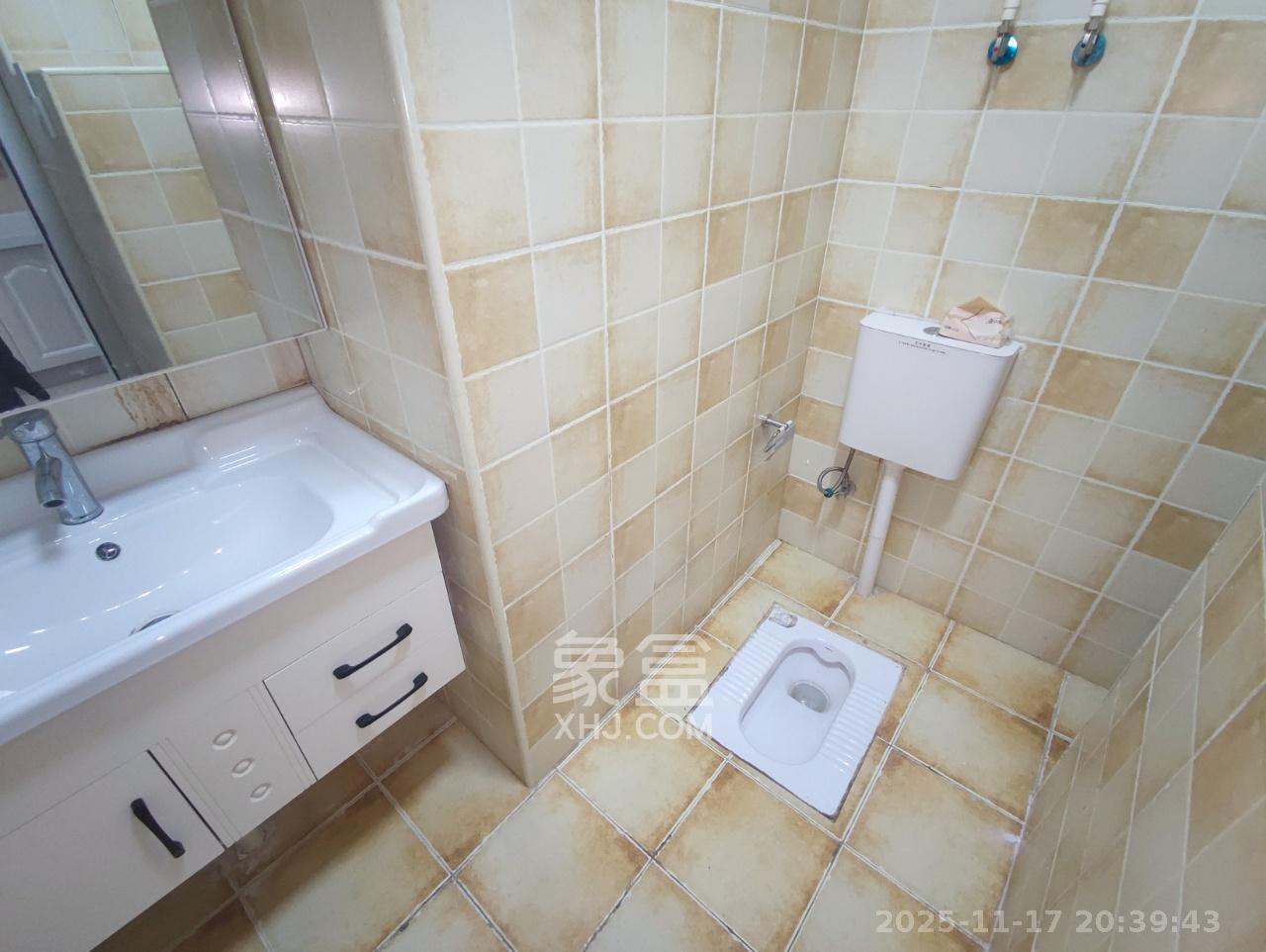 荣悦台 1室1厅1卫 2150.0元/月 荣悦台 1室1厅1卫 2150.0元/月室内图