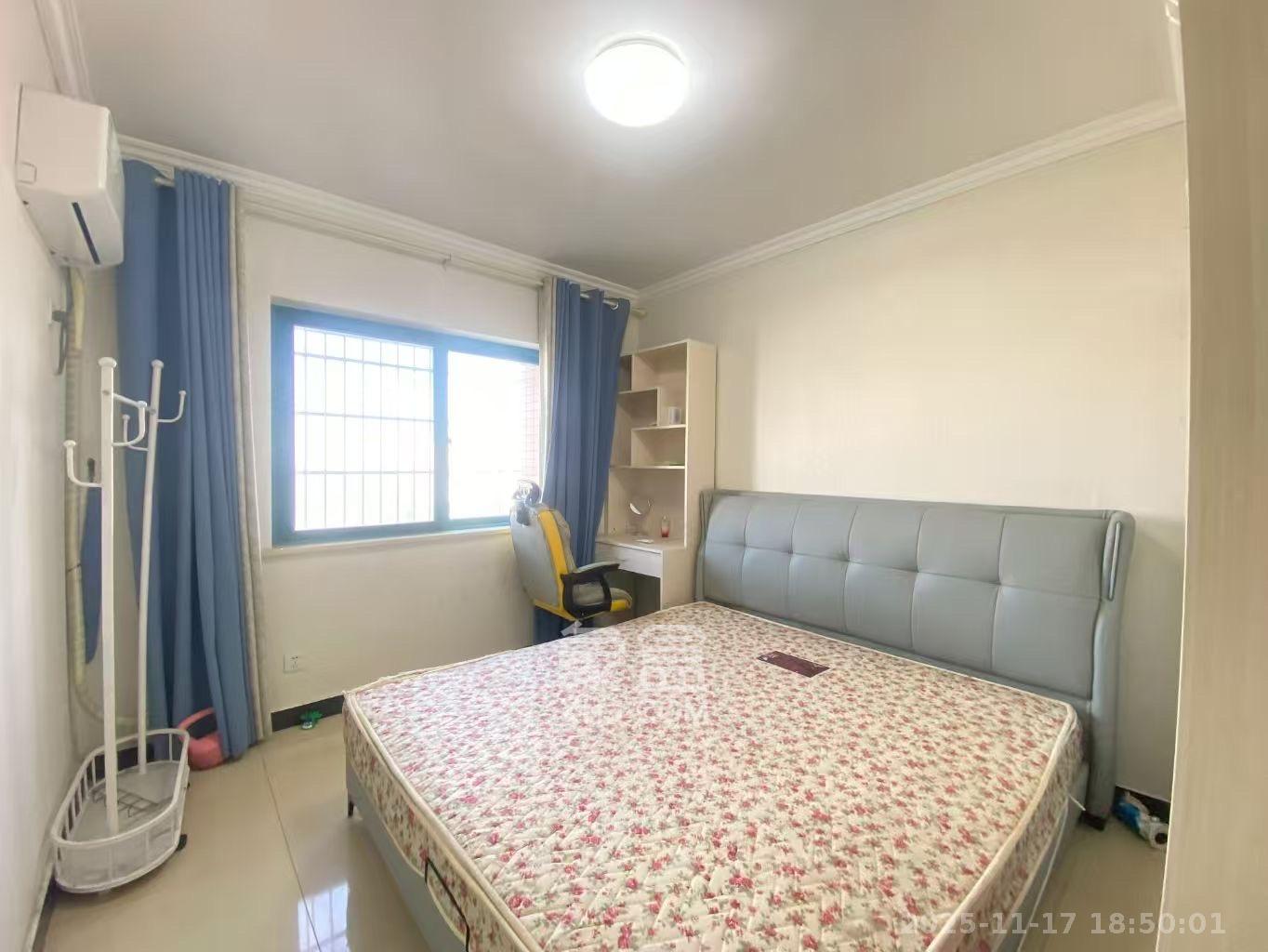 蝴蝶谷  1室2厅1卫    2000.0元/月室内图