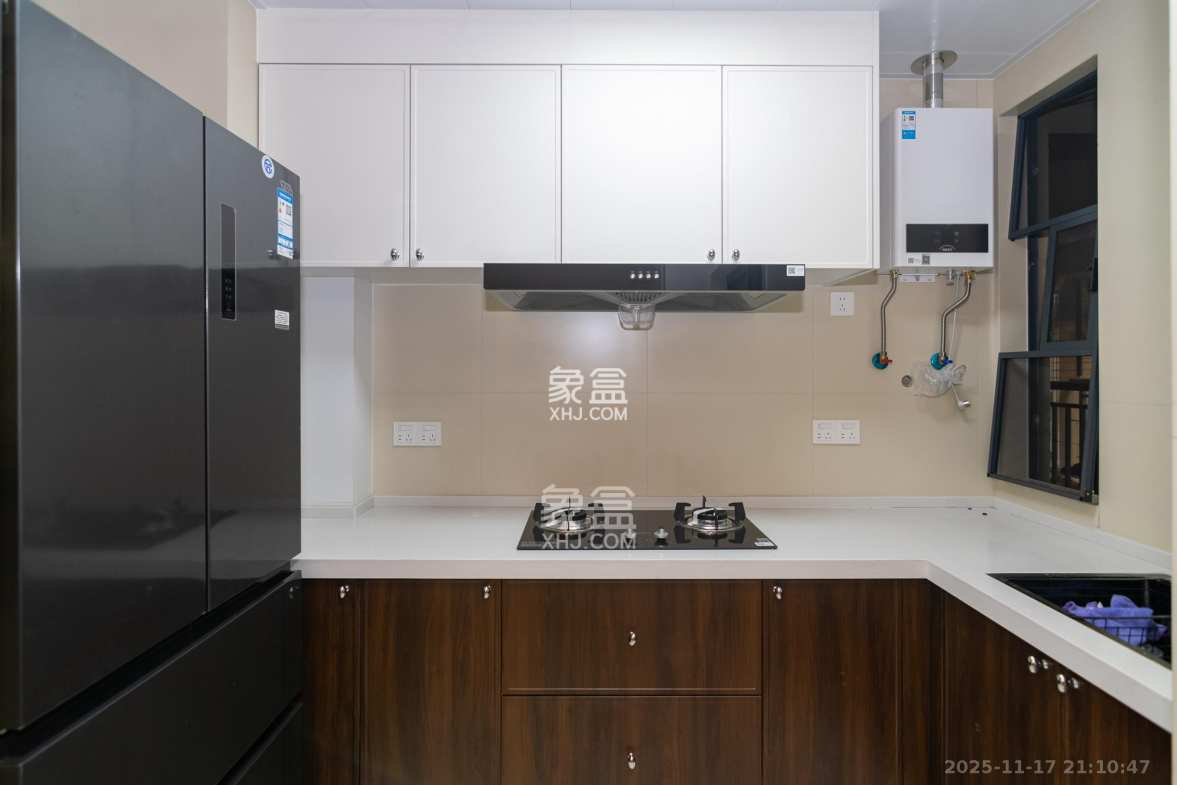 澳海澜庭 3室2厅1卫 73.8万 澳海澜庭 3室2厅1卫 73.8万厨房