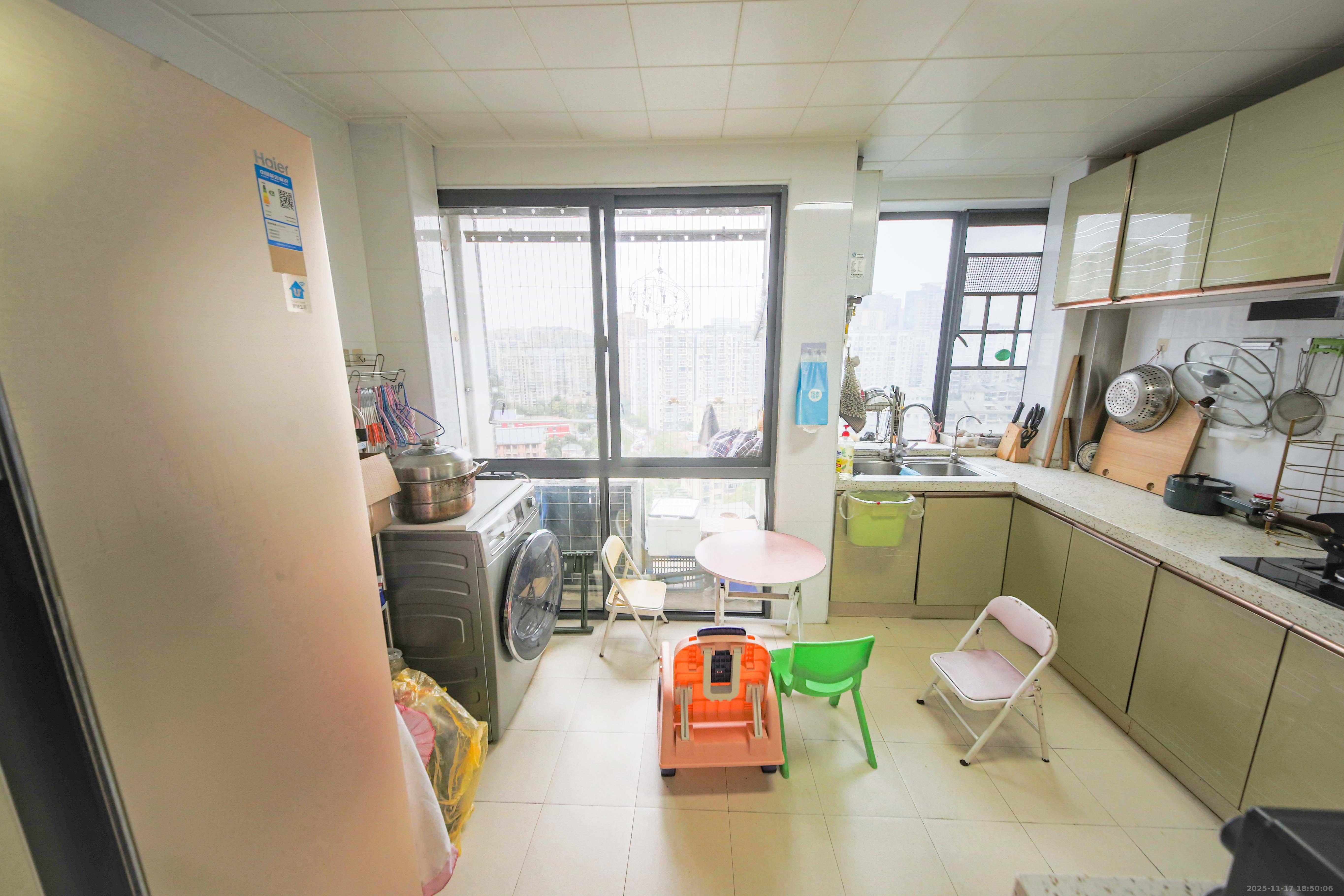 和庄 3室2厅1卫 95.0万 和庄 3室2厅1卫 95.0万厨房