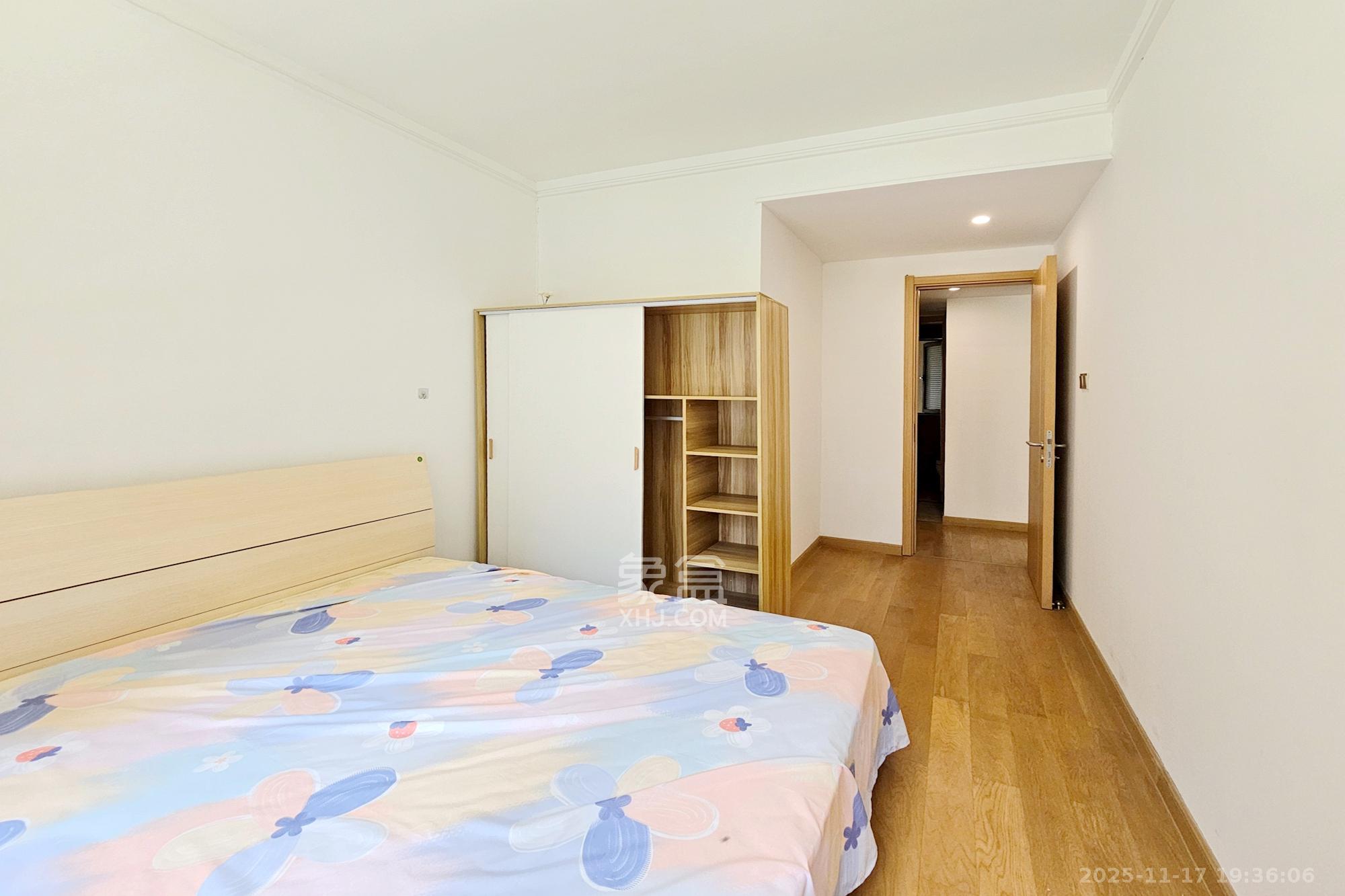 阳光城尚东湾青柠园 3室2厅1卫 80.0万 阳光城尚东湾青柠园 3室2厅1卫 80.0万卧室