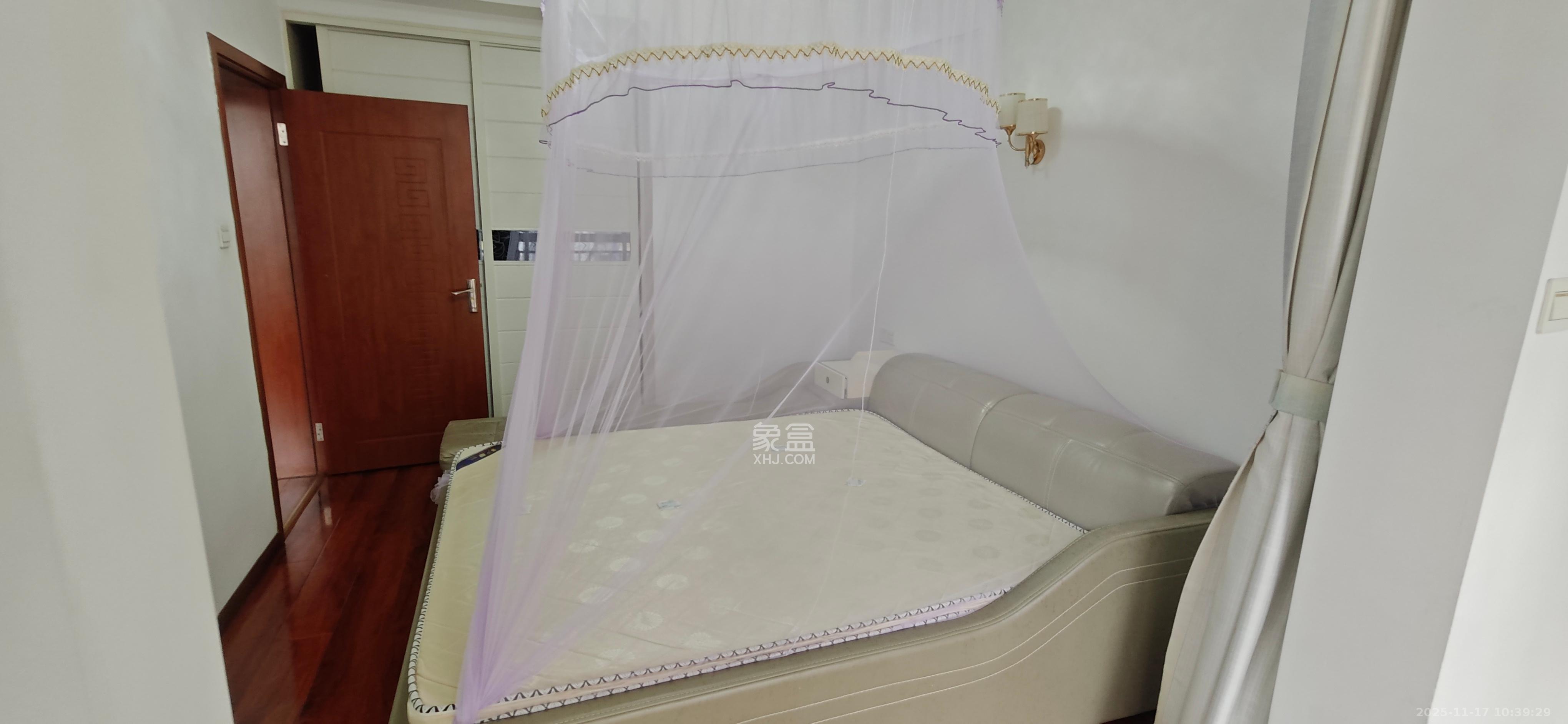 翡翠华庭  3室2厅1卫    2500.0元/月室内图