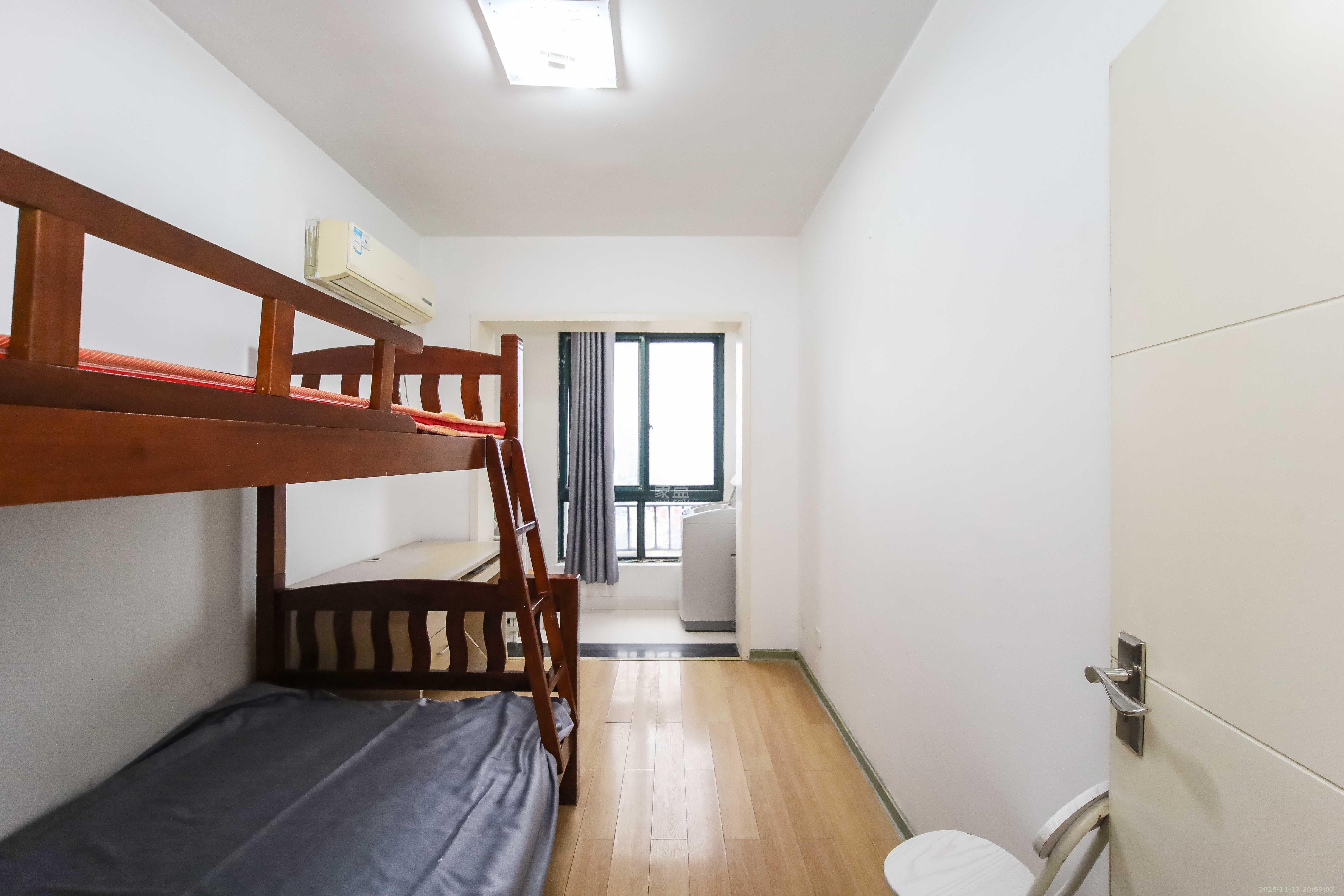 东玺门 2室2厅1卫 65.0万 东玺门 2室2厅1卫 65.0万卧室