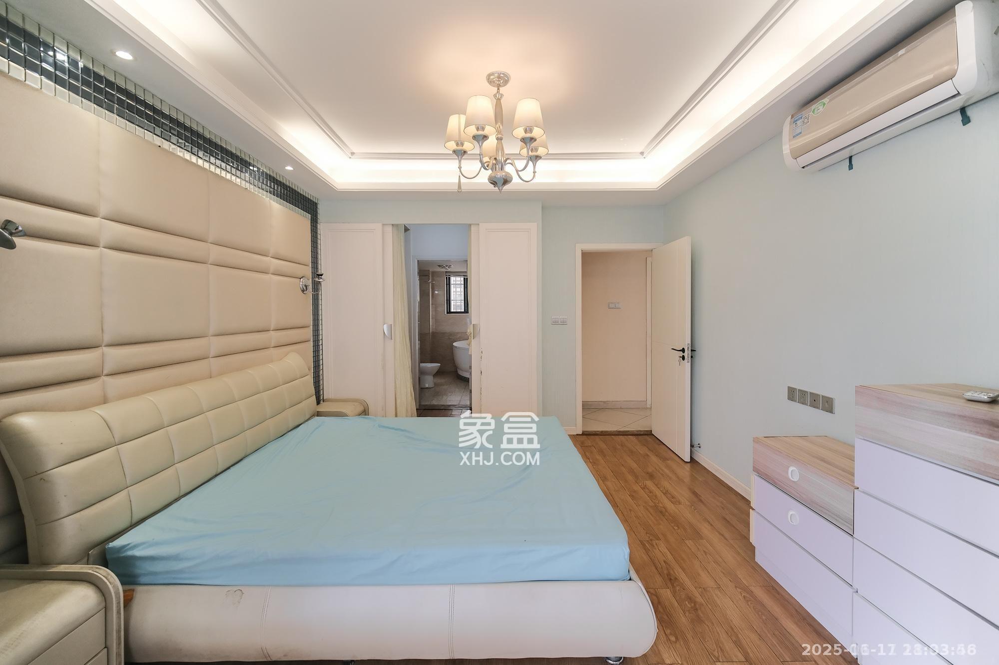 花样年华 4室2厅2卫 2200.0元/月 花样年华 4室2厅2卫 2200.0元/月室内图